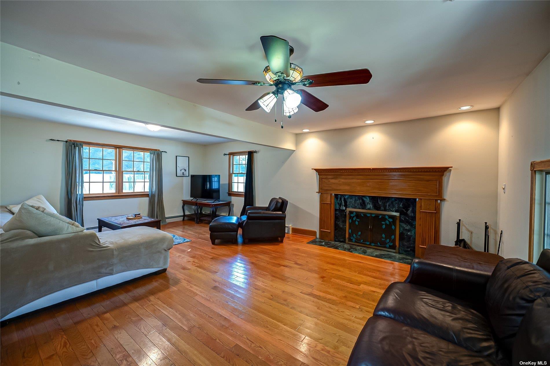 43 Hollins Lane, East Islip, NY 11730