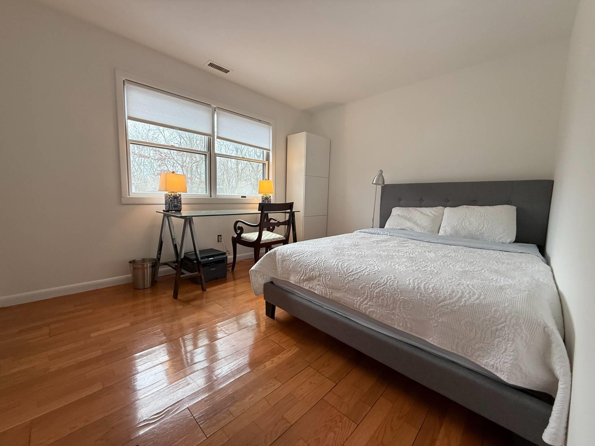 15 6th Street, East Hampton, NY 11937