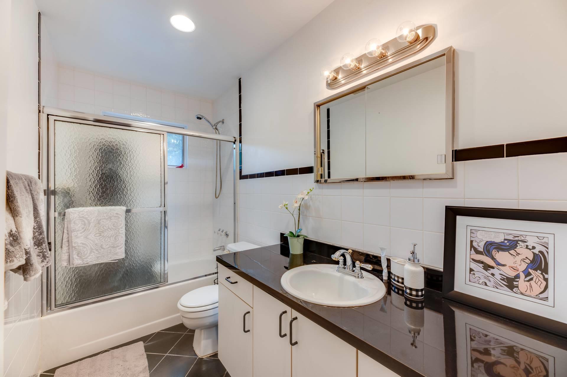 15 6th Street, East Hampton, NY 11937