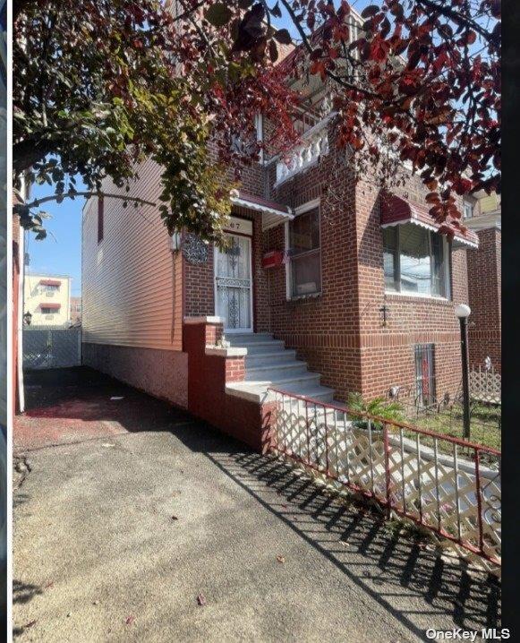 967 E 225th Street, Bronx, NY 10466