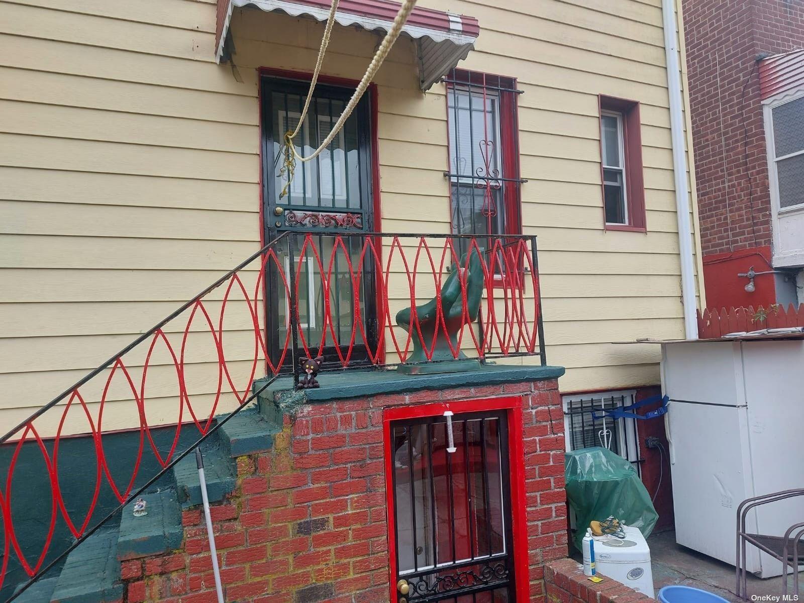 967 E 225th Street, Bronx, NY 10466