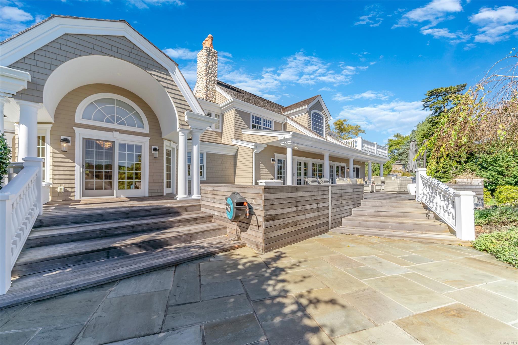 300 Maple Street, Islip, NY 11751
