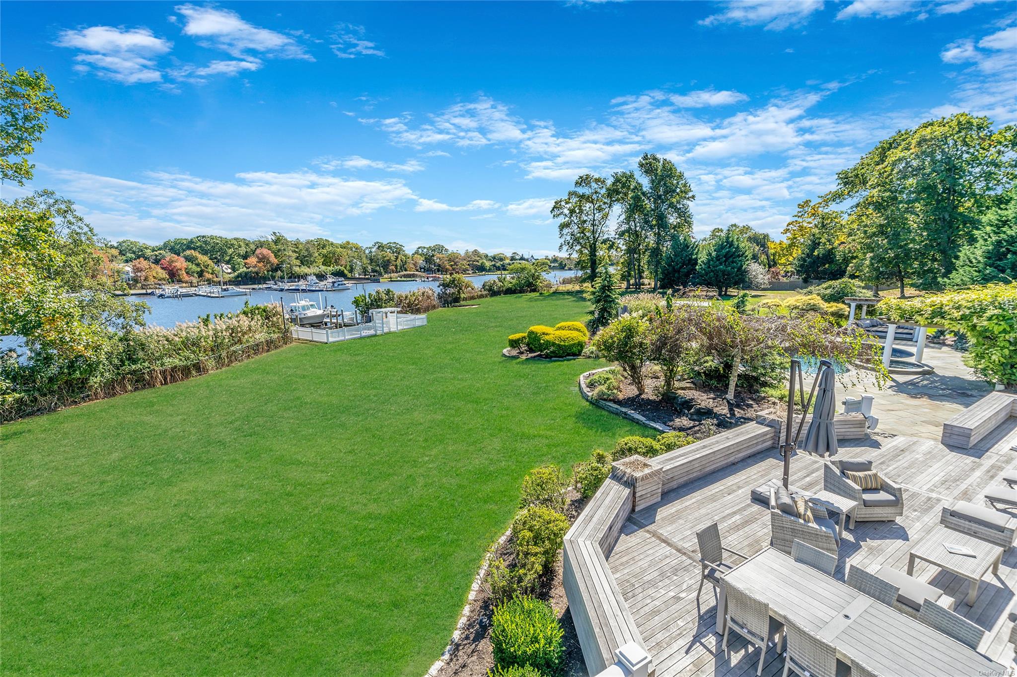 300 Maple Street, Islip, NY 11751