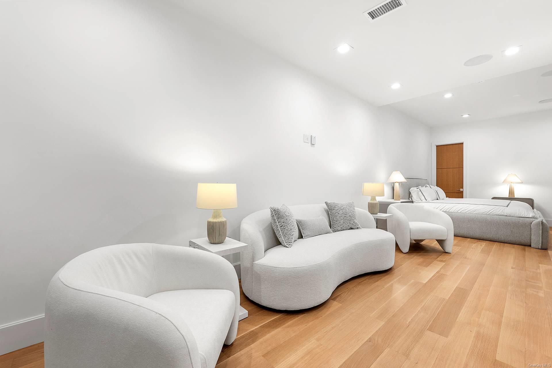 125 Laurel Valley Drive, Sag Harbor, NY 11963