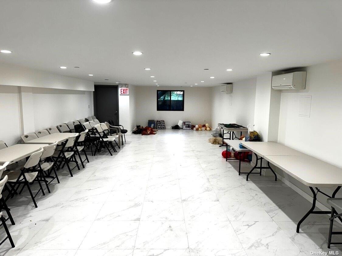 65-27 Roosevelt Avenue, Woodside, NY 11377