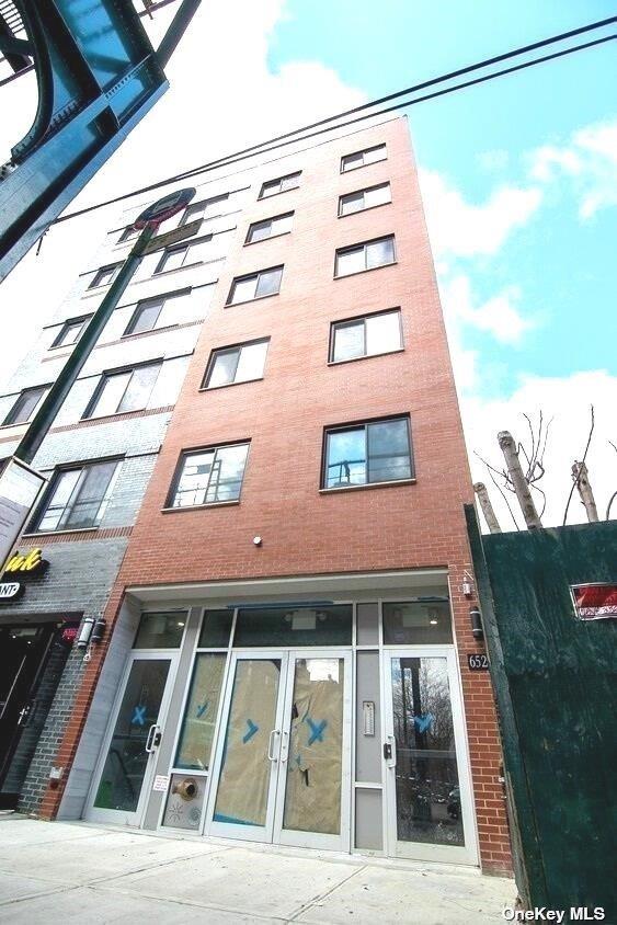 65-27 Roosevelt Avenue, Woodside, NY 11377