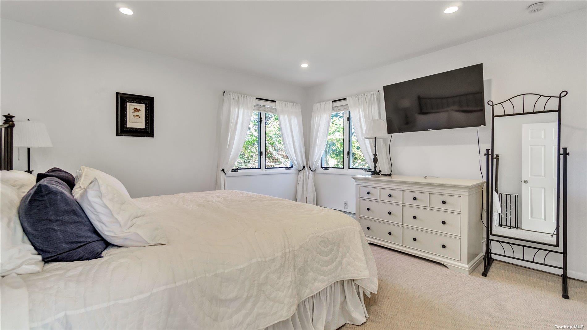 19 Rogers Lane, Remsenburg, NY 11960