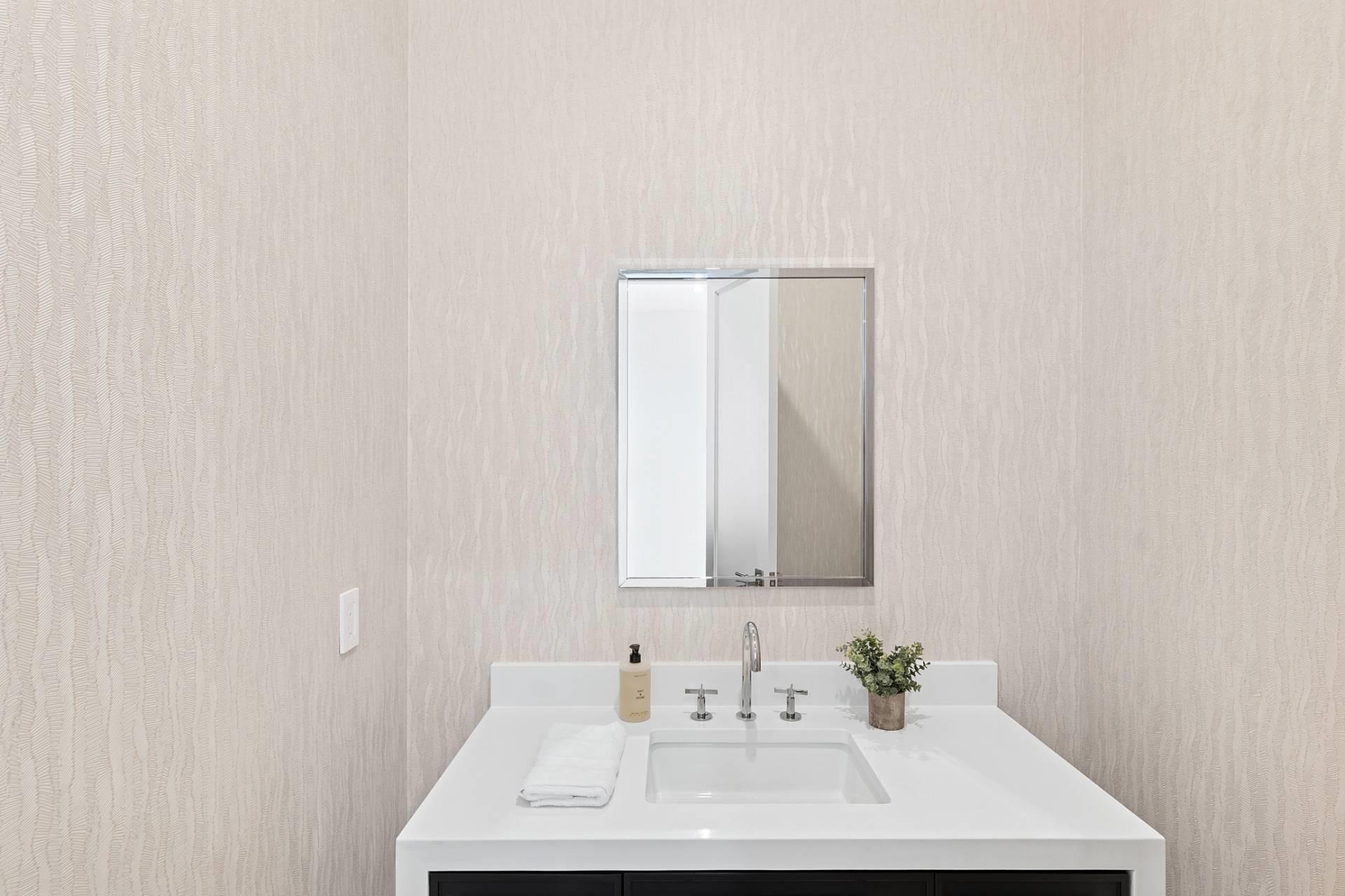 7 Lee Lane, Wainscott, NY 11975