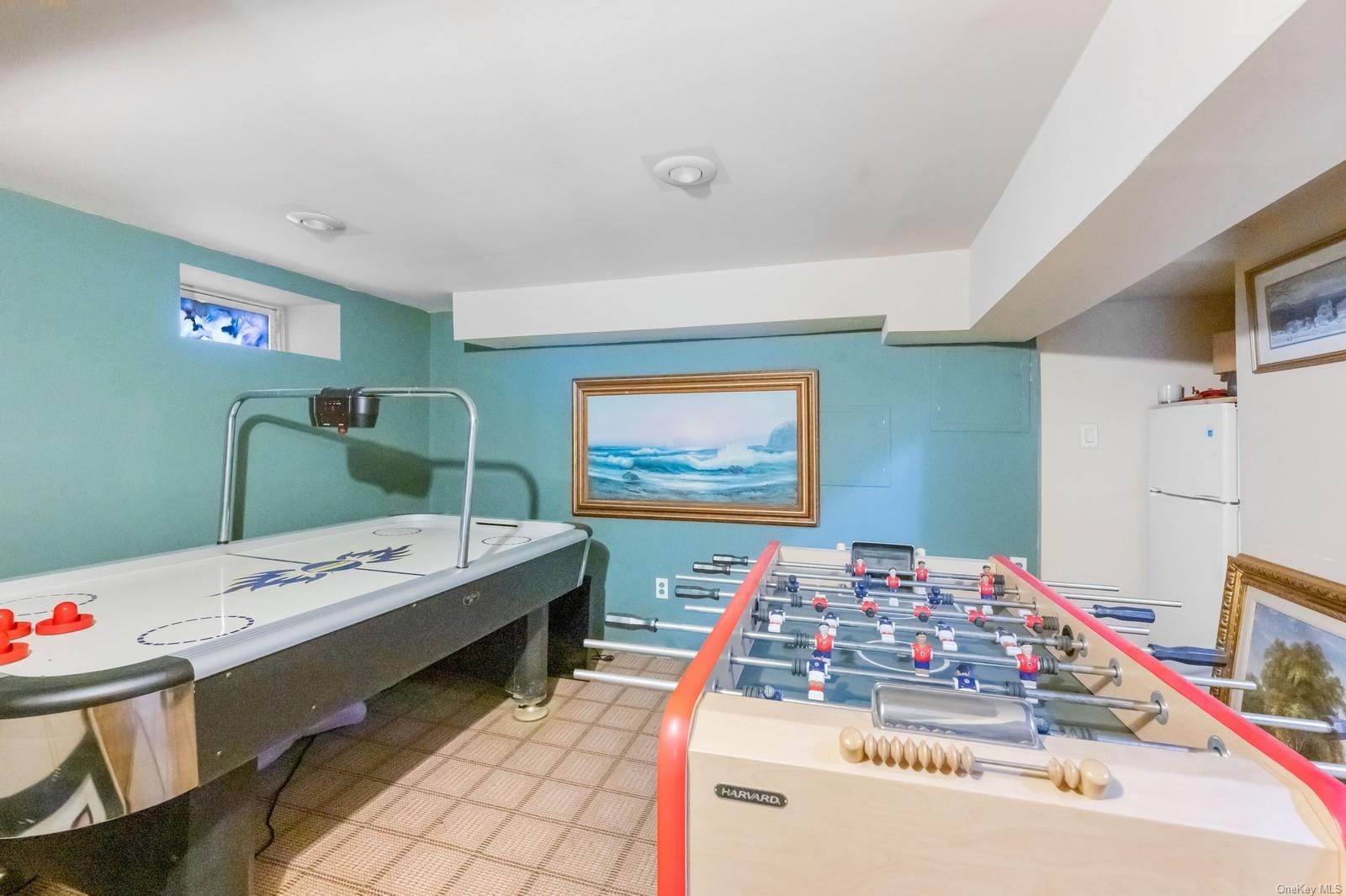 32 Harvard Avenue, Hewlett, NY 11557