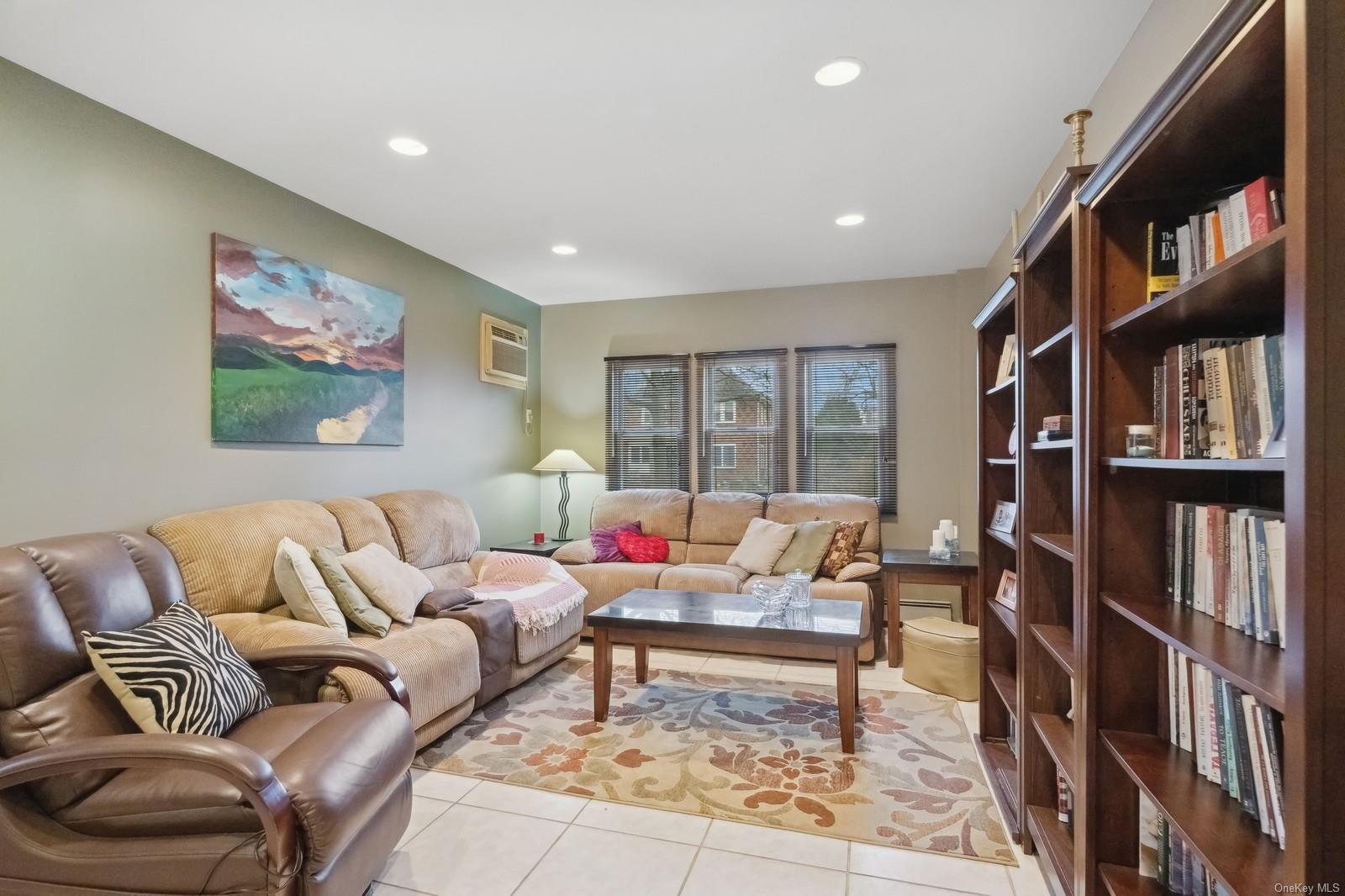 32 Harvard Avenue, Hewlett, NY 11557