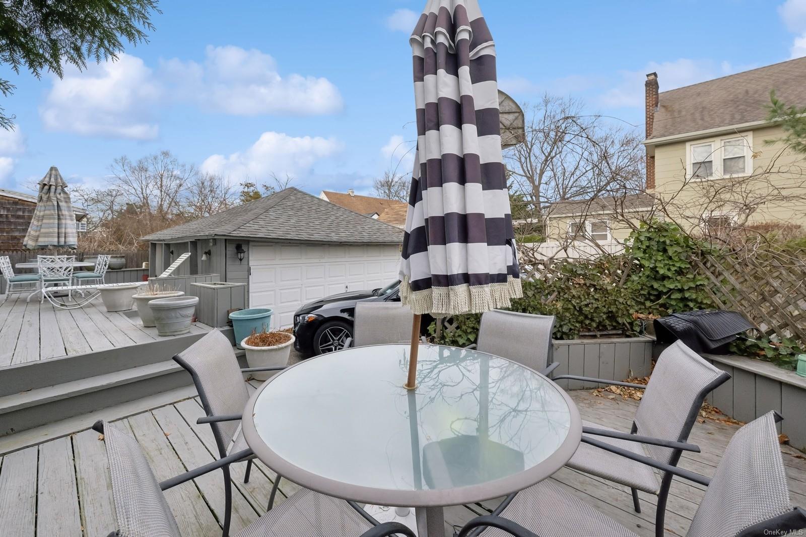 32 Harvard Avenue, Hewlett, NY 11557