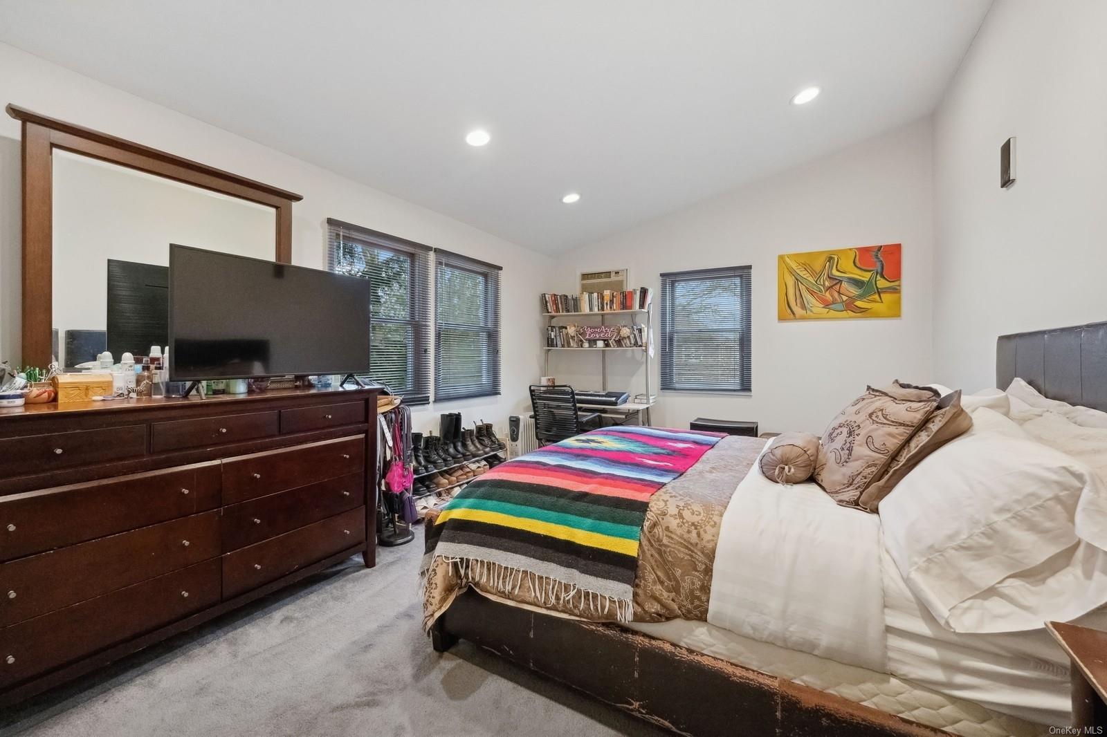 32 Harvard Avenue, Hewlett, NY 11557