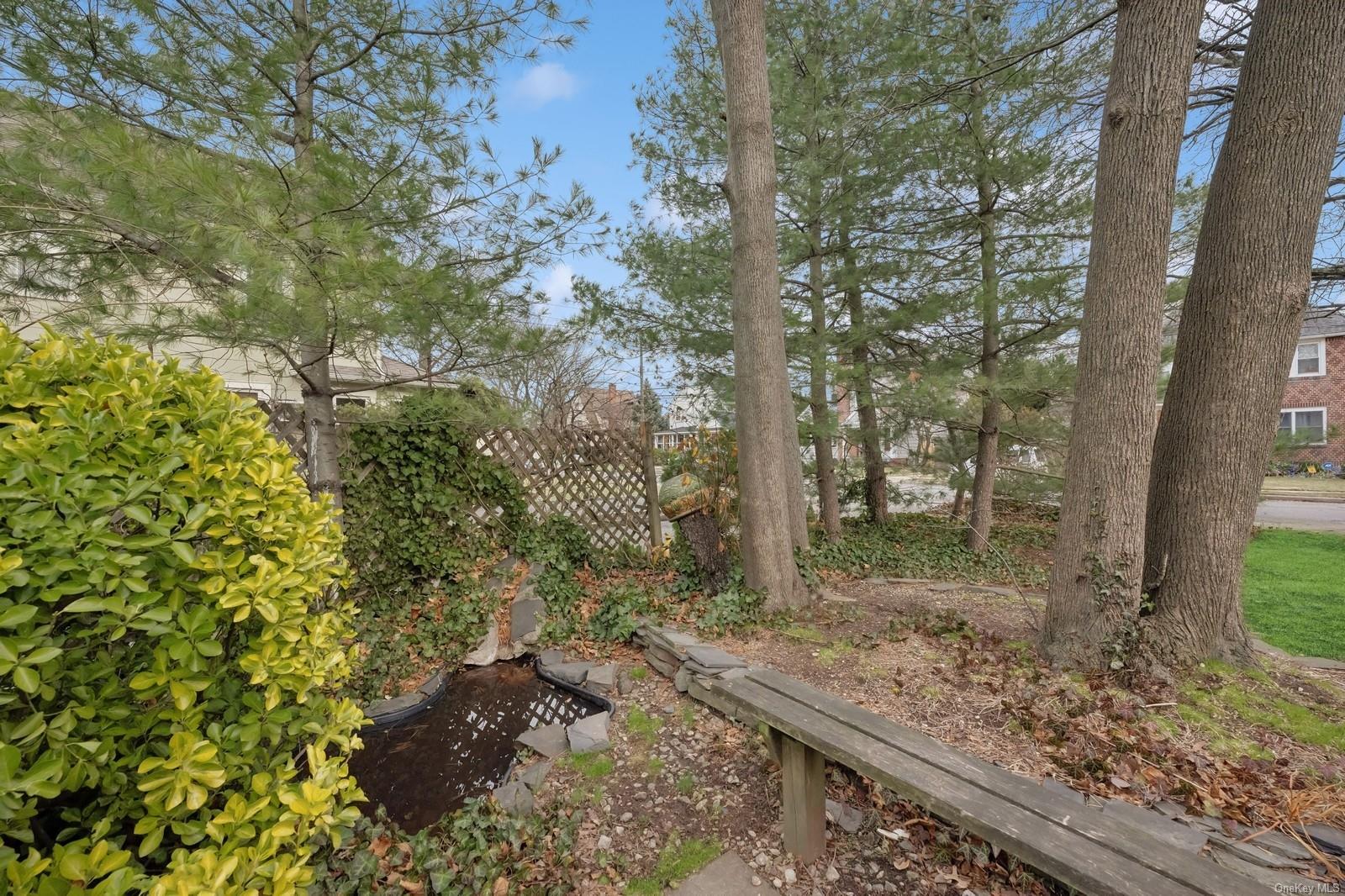 32 Harvard Avenue, Hewlett, NY 11557