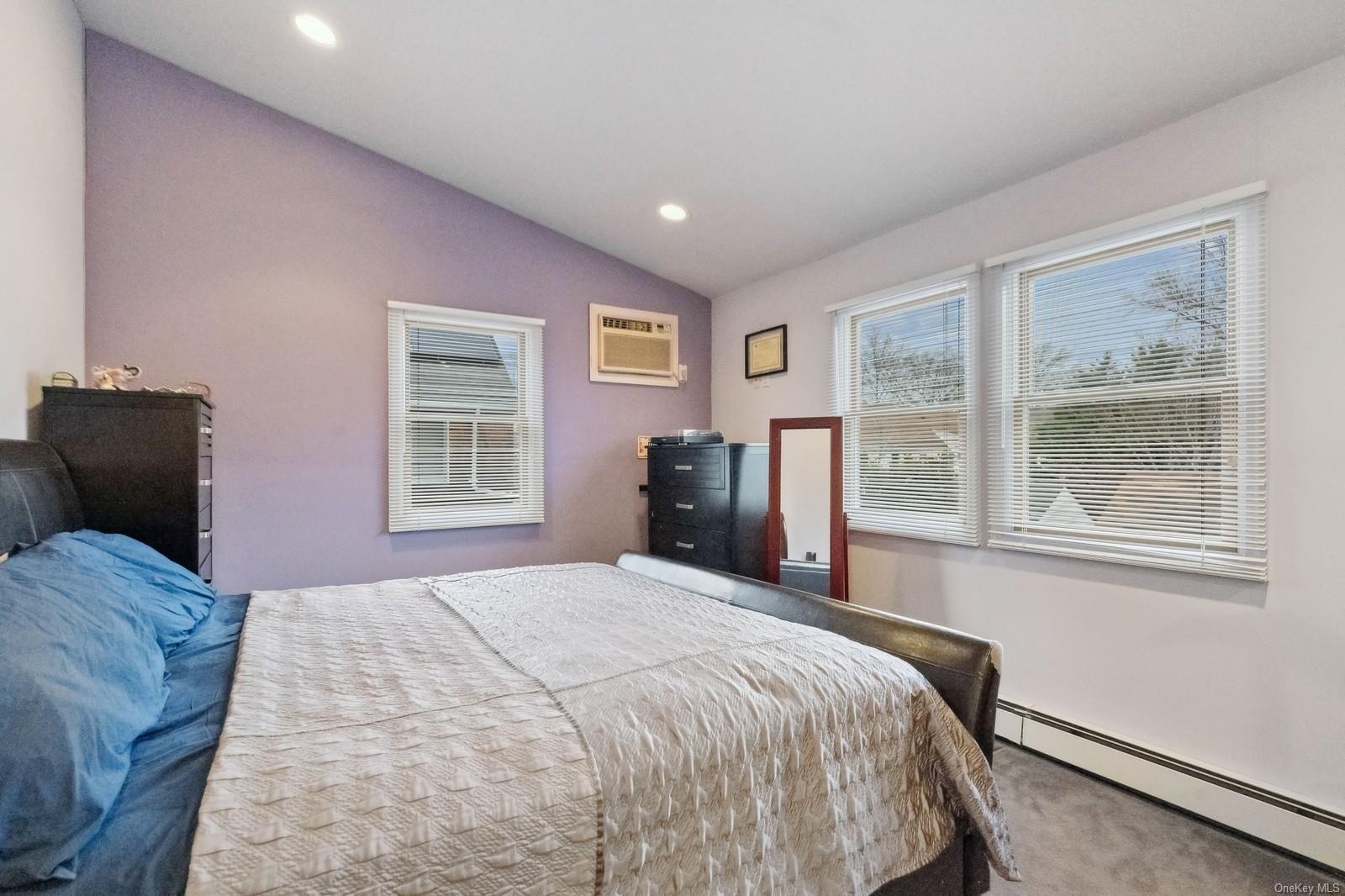 32 Harvard Avenue, Hewlett, NY 11557