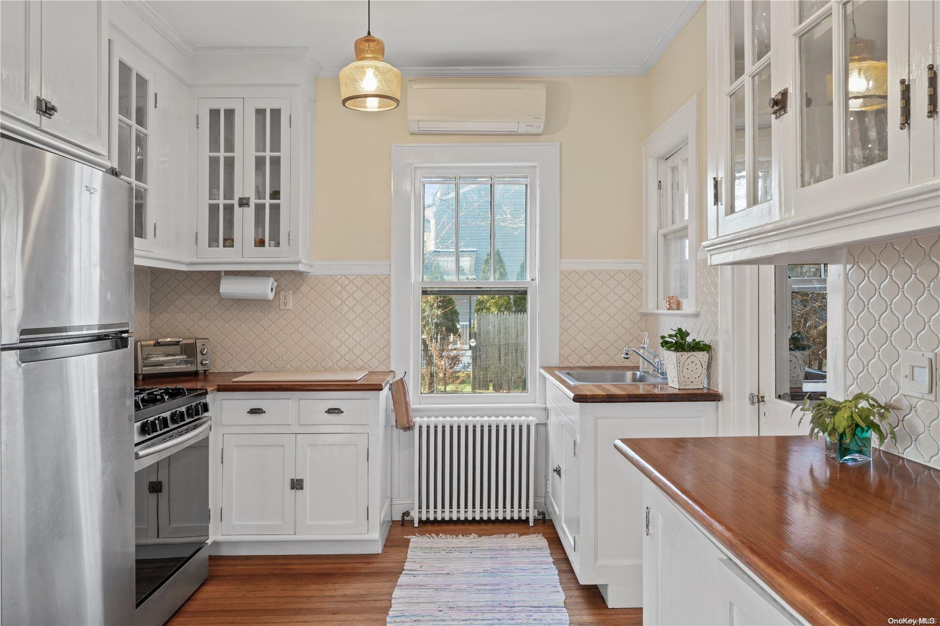 21 Summit Boulevard, Westhampton, NY 11977