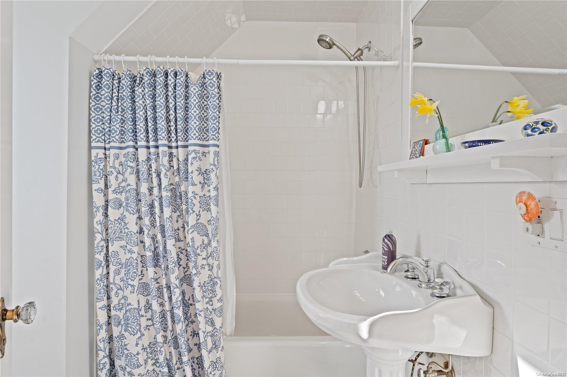 21 Summit Boulevard, Westhampton, NY 11977