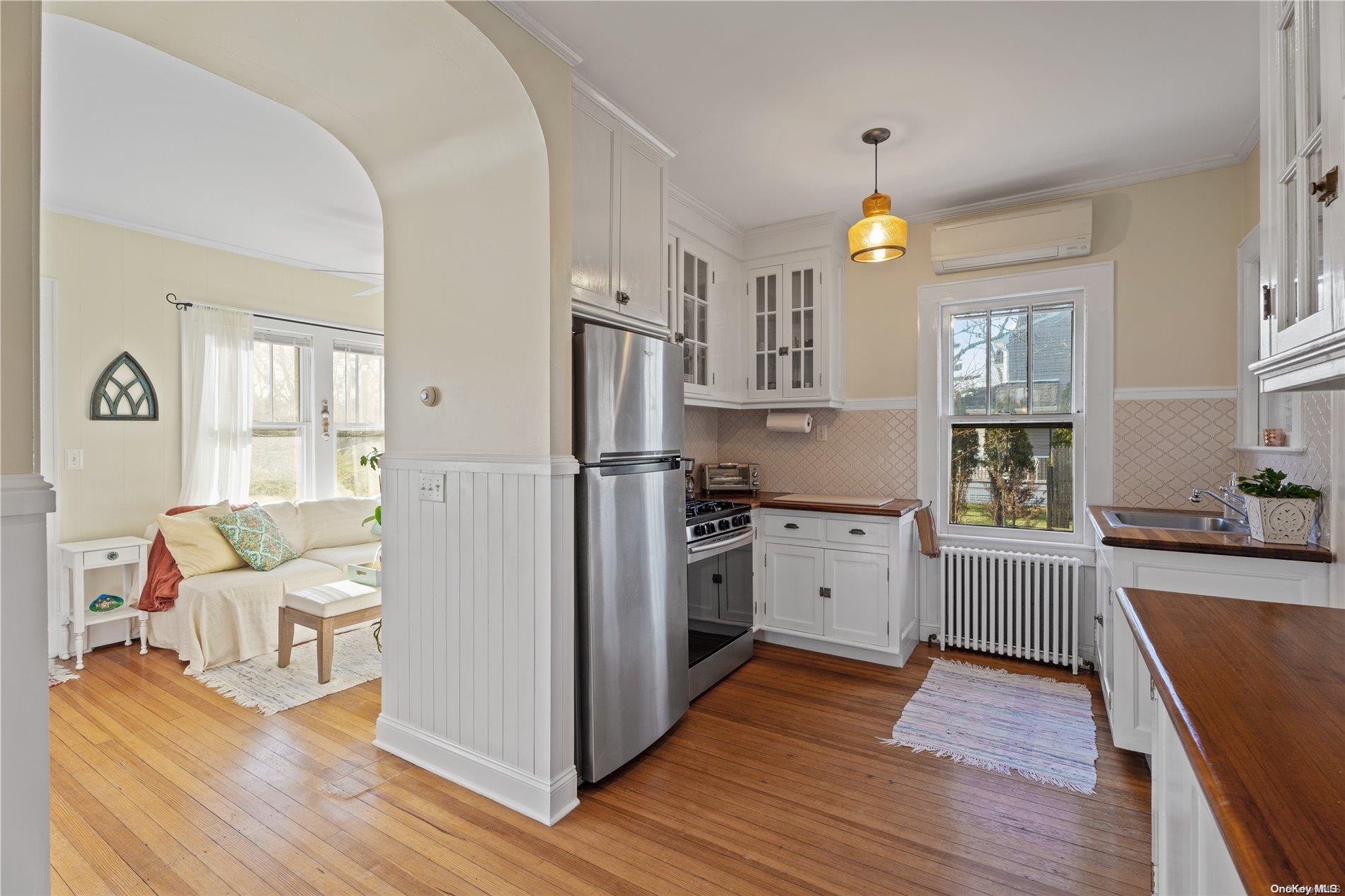 21 Summit Boulevard, Westhampton, NY 11977