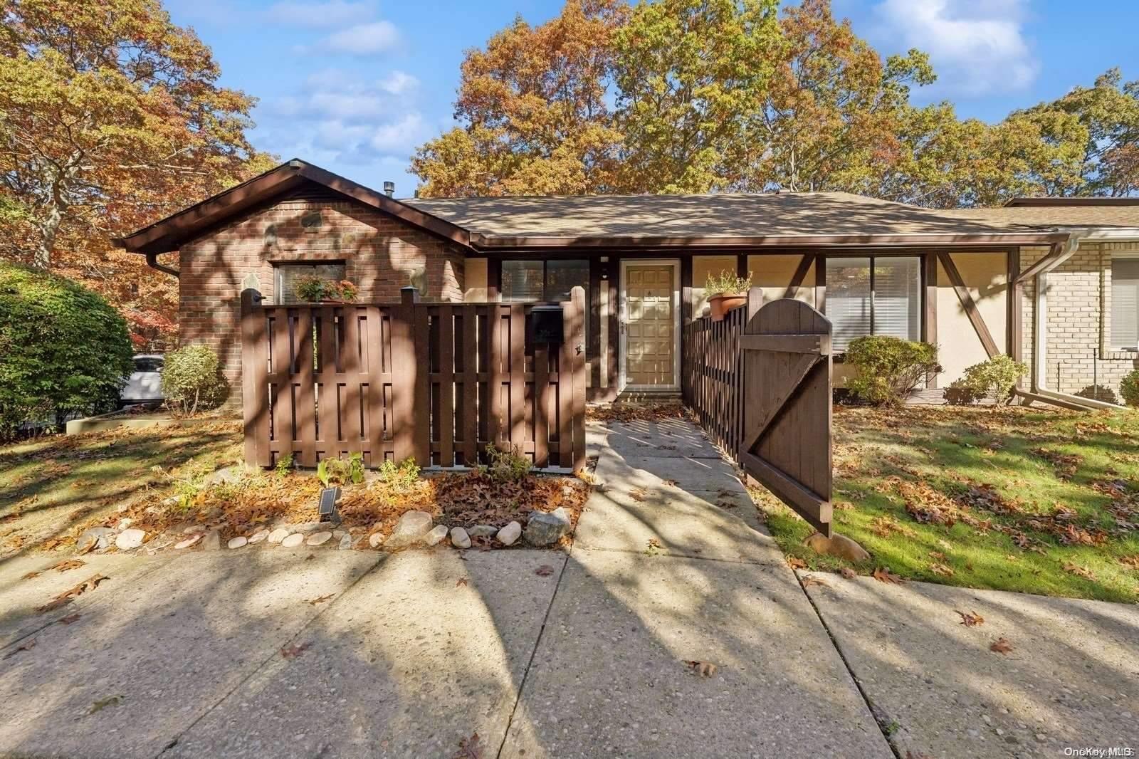 128 Sagamore Hills Drive # 128, Port Jefferson Station, NY 11776