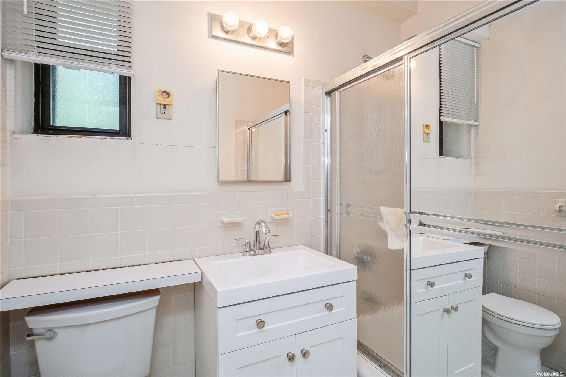 91 Tulip Avenue # LB4, Floral Park, NY 11001