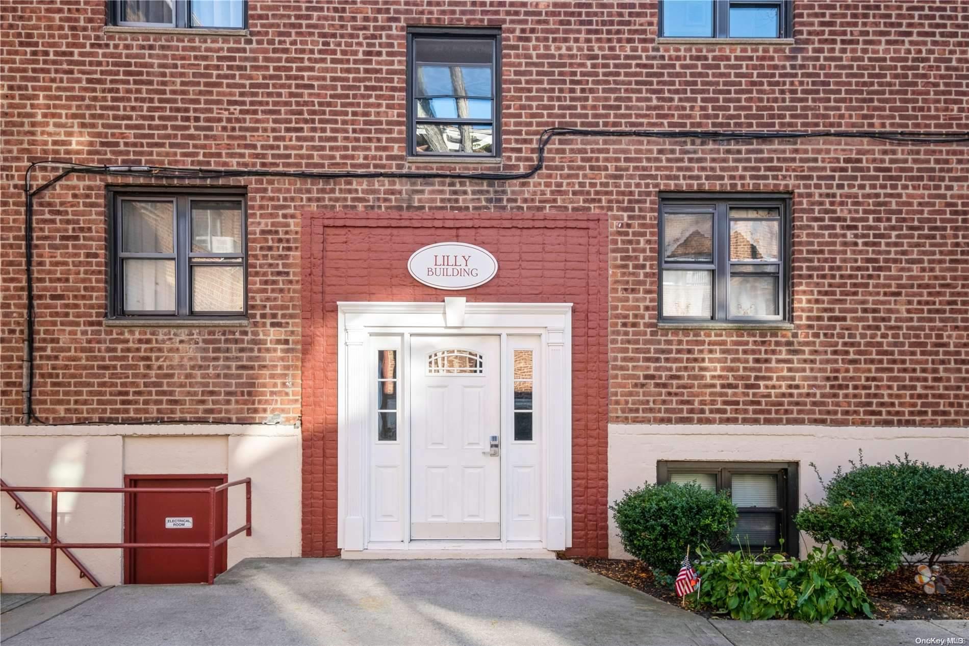 91 Tulip Avenue # LB4, Floral Park, NY 11001