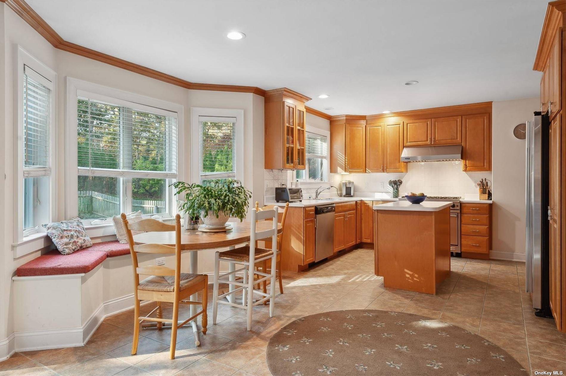 67 Straight Path, Southampton, NY 11968