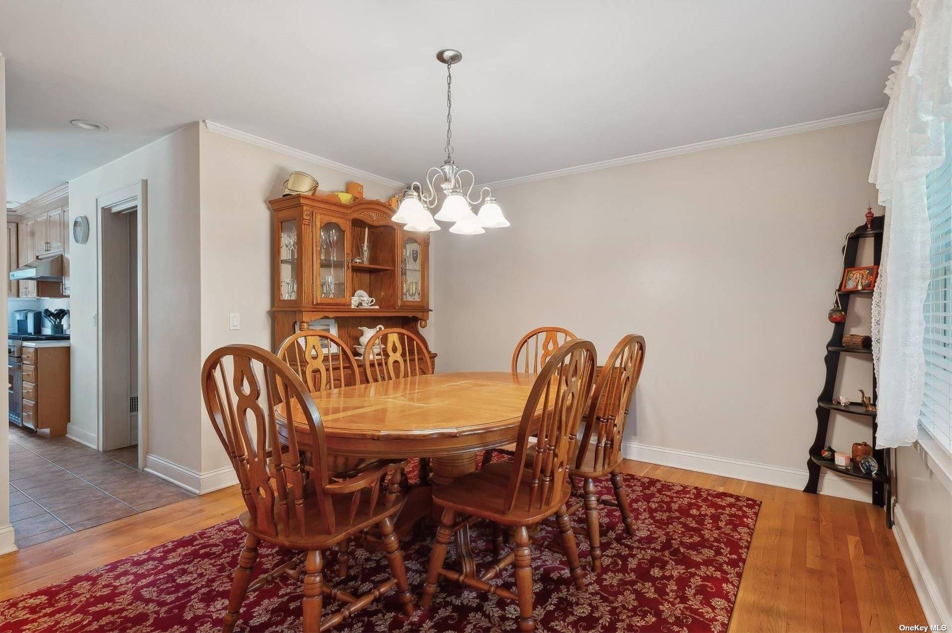 67 Straight Path, Southampton, NY 11968