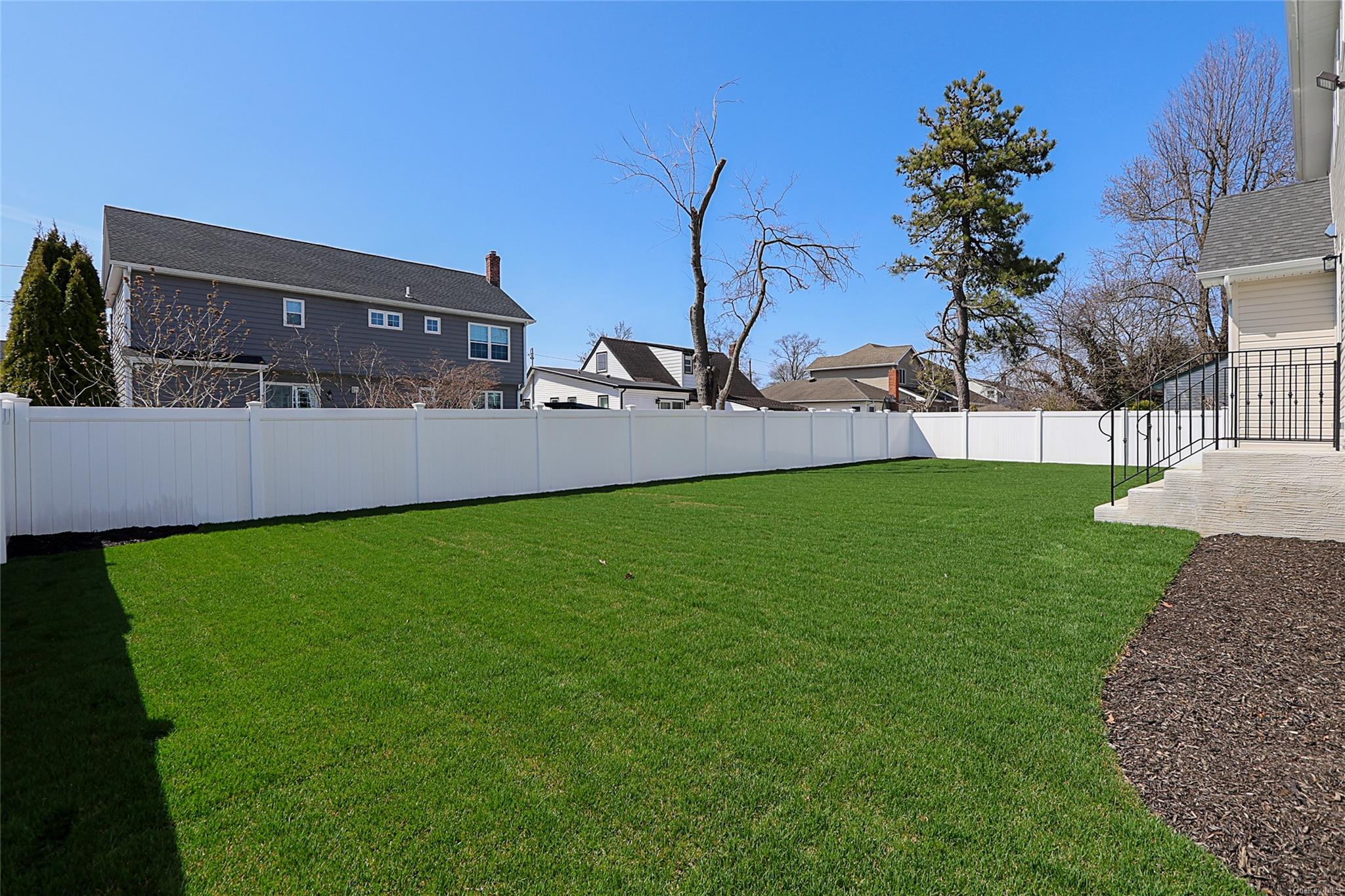 232 Grant Street, Massapequa Park, NY 11762