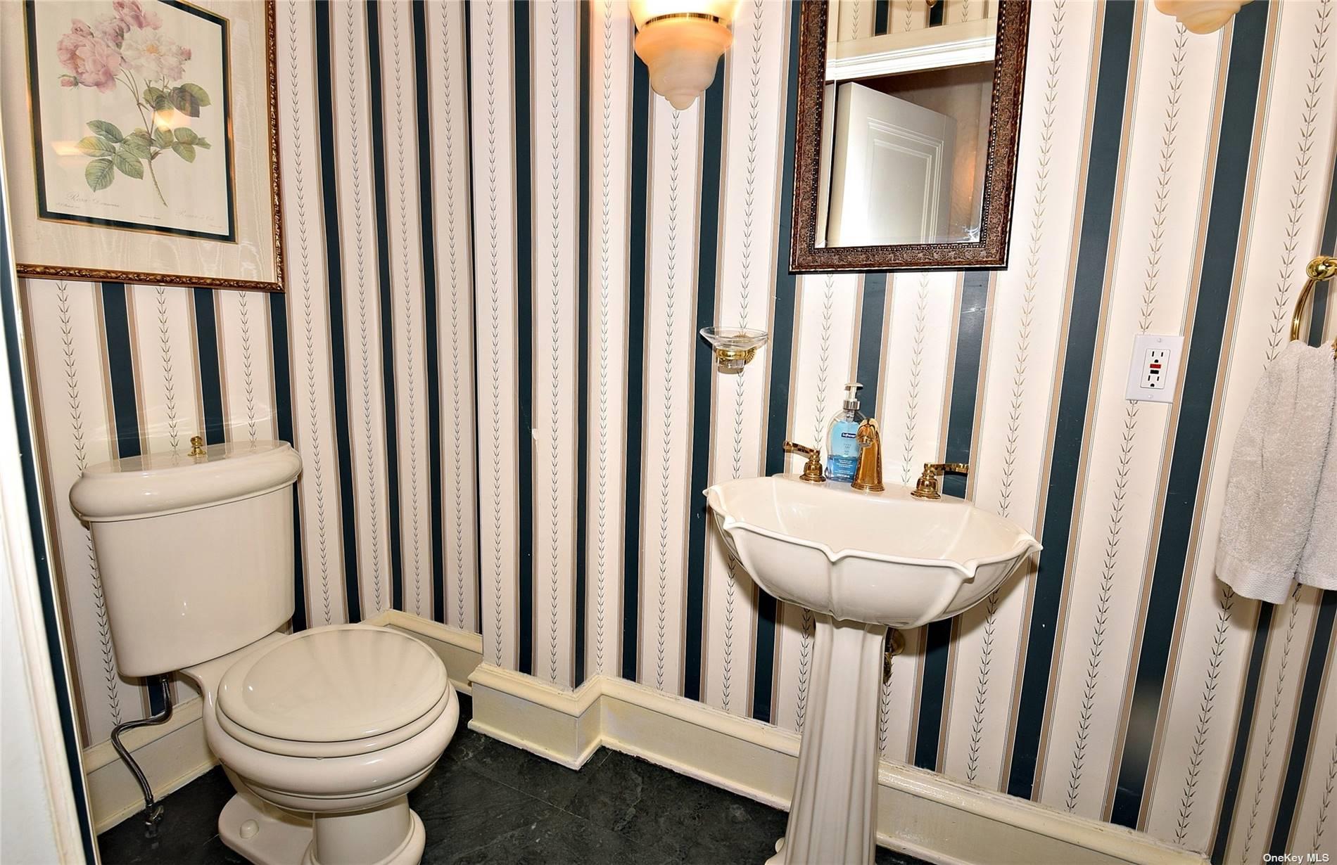 539 Manhasset Woods Road, Manhasset, NY 11030