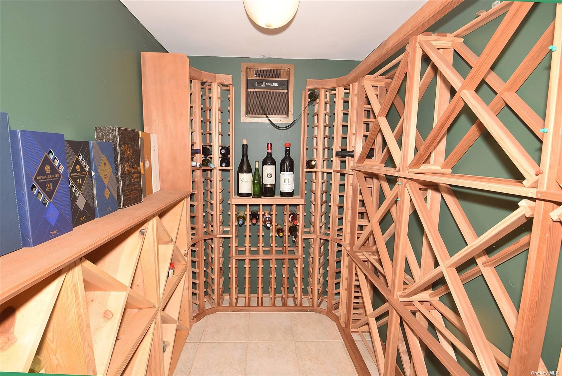 539 Manhasset Woods Road, Manhasset, NY 11030