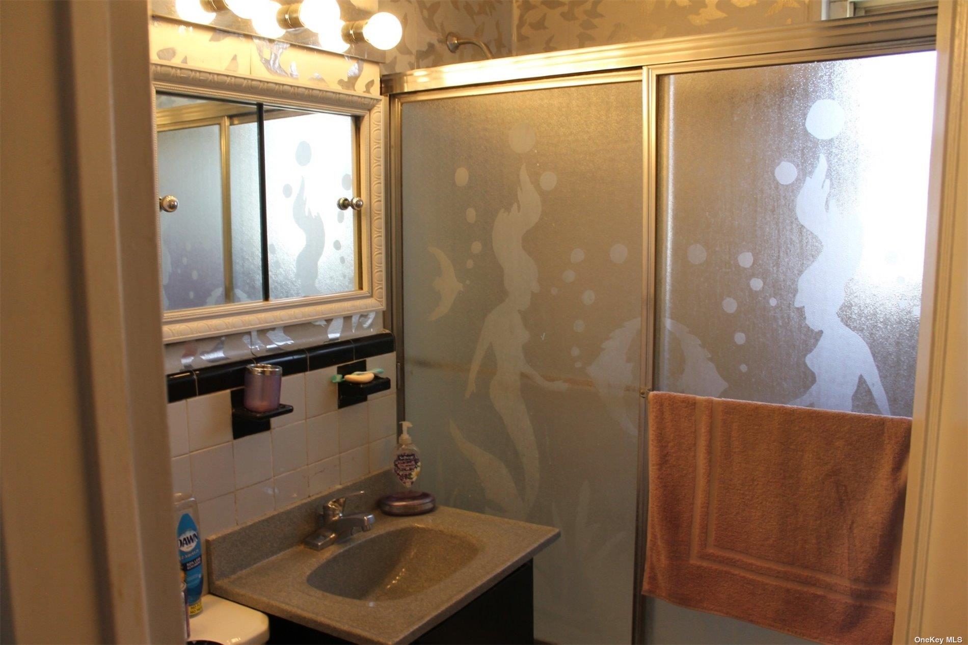 252-51 63rd Ave # 5A, Little Neck, NY 11362