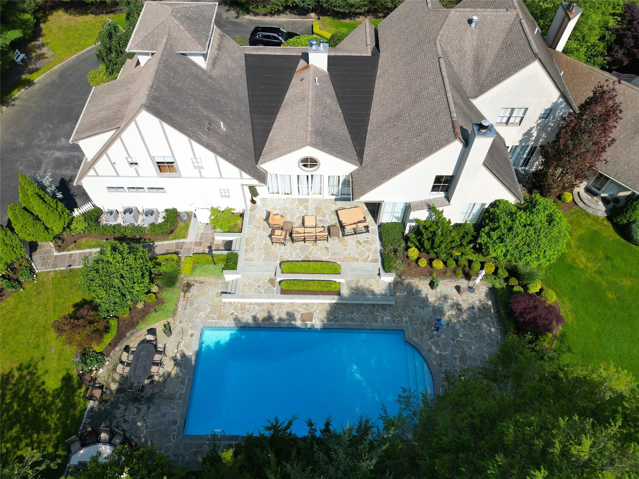 10 Cedar Lane, Remsenburg, NY 11960