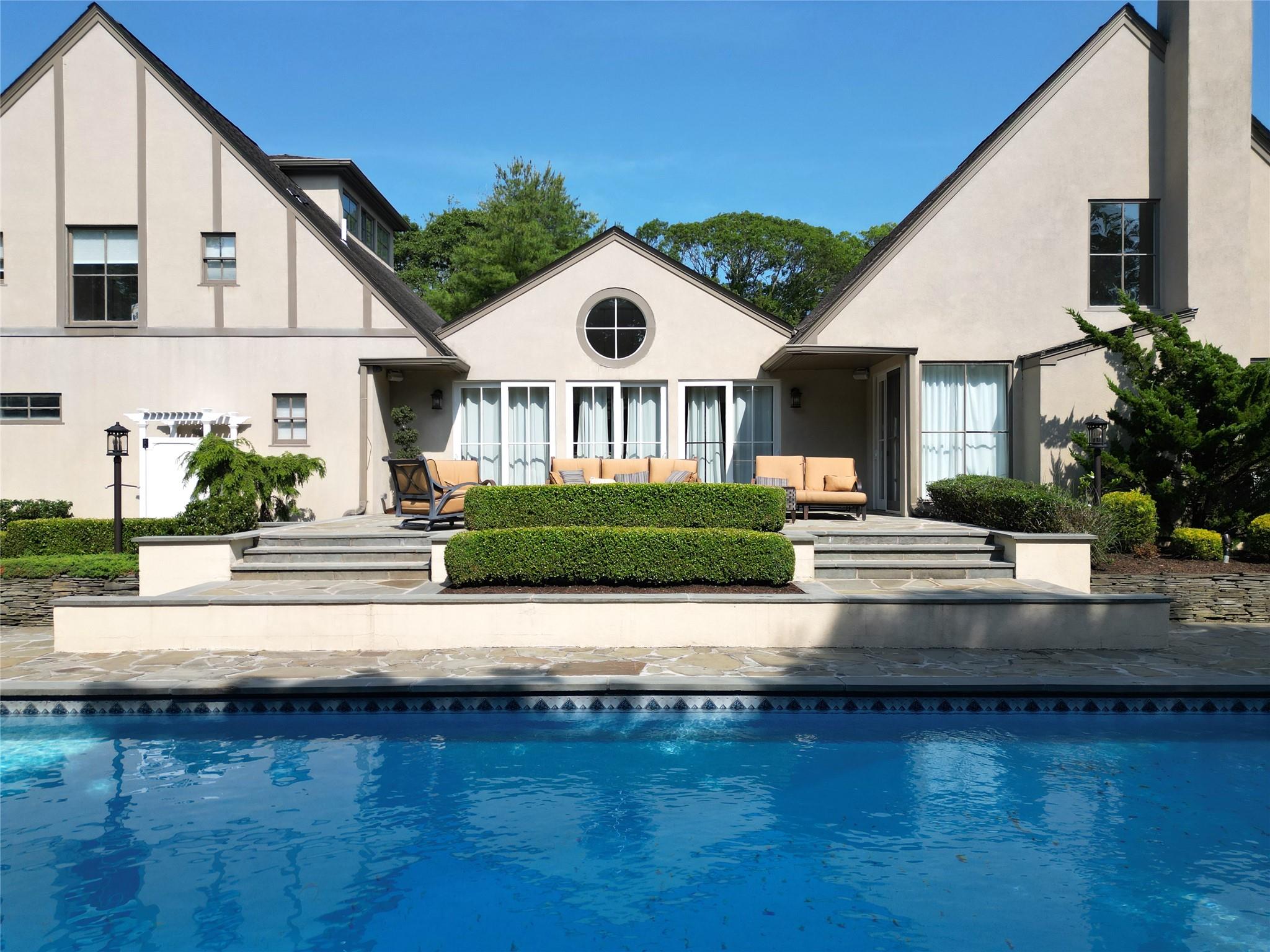 10 Cedar Lane, Remsenburg, NY 11960