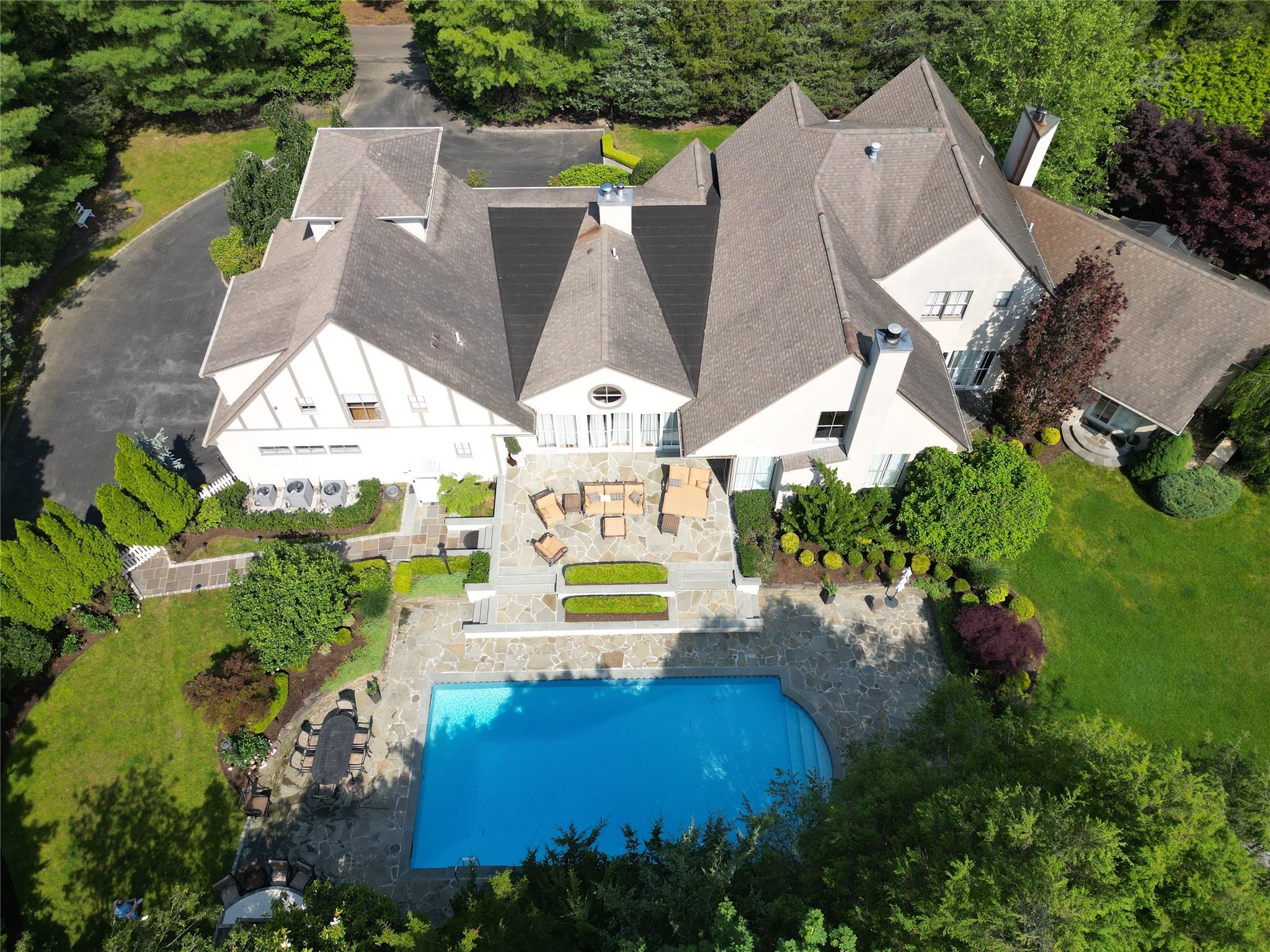 10 Cedar Lane, Remsenburg, NY 11960