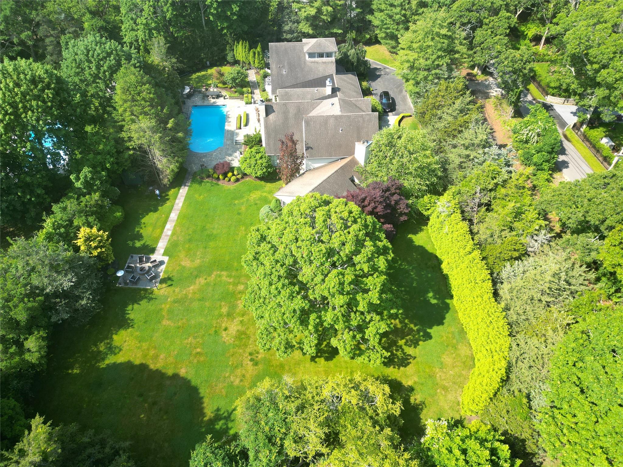 10 Cedar Lane, Remsenburg, NY 11960