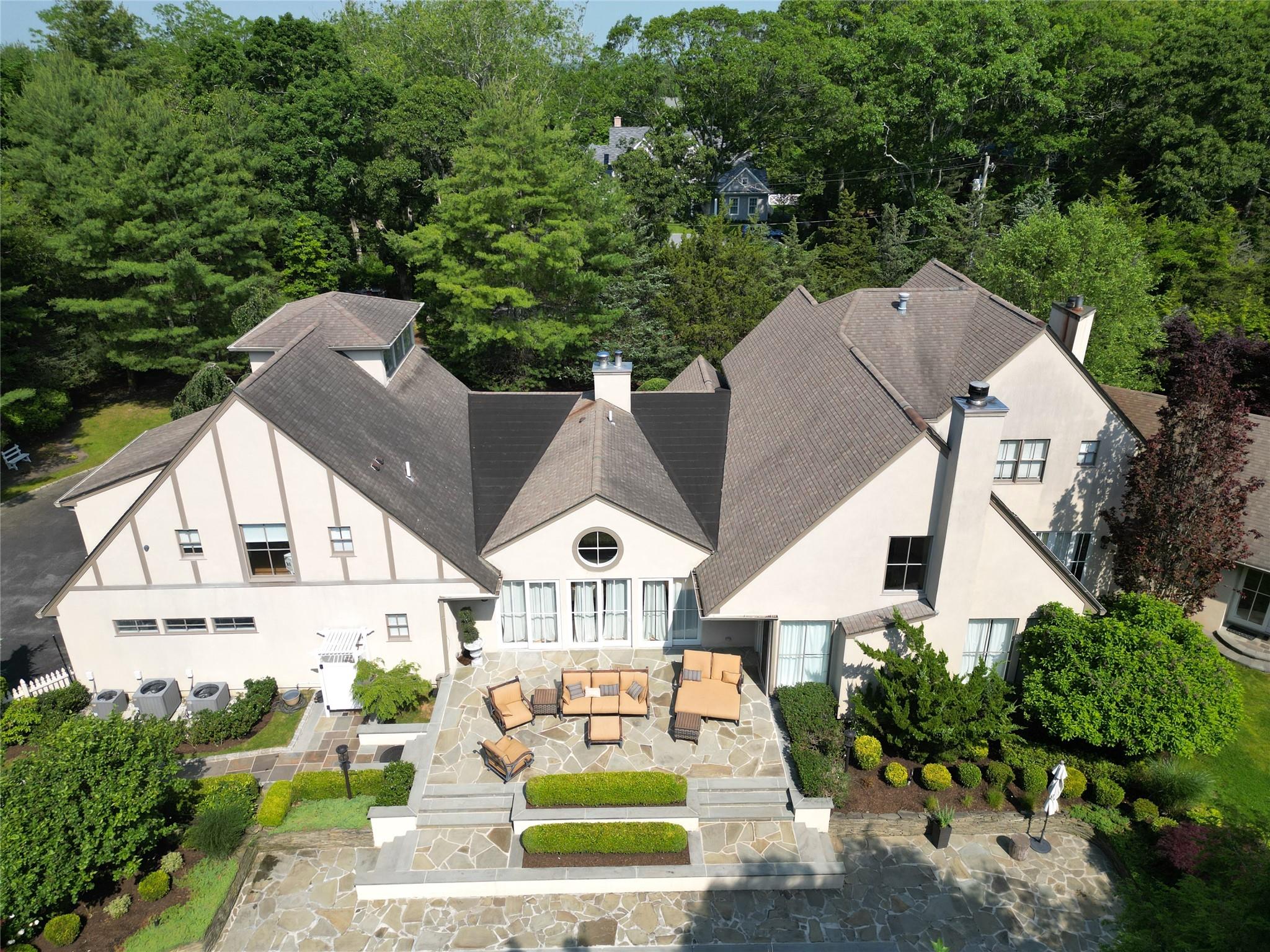 10 Cedar Lane, Remsenburg, NY 11960