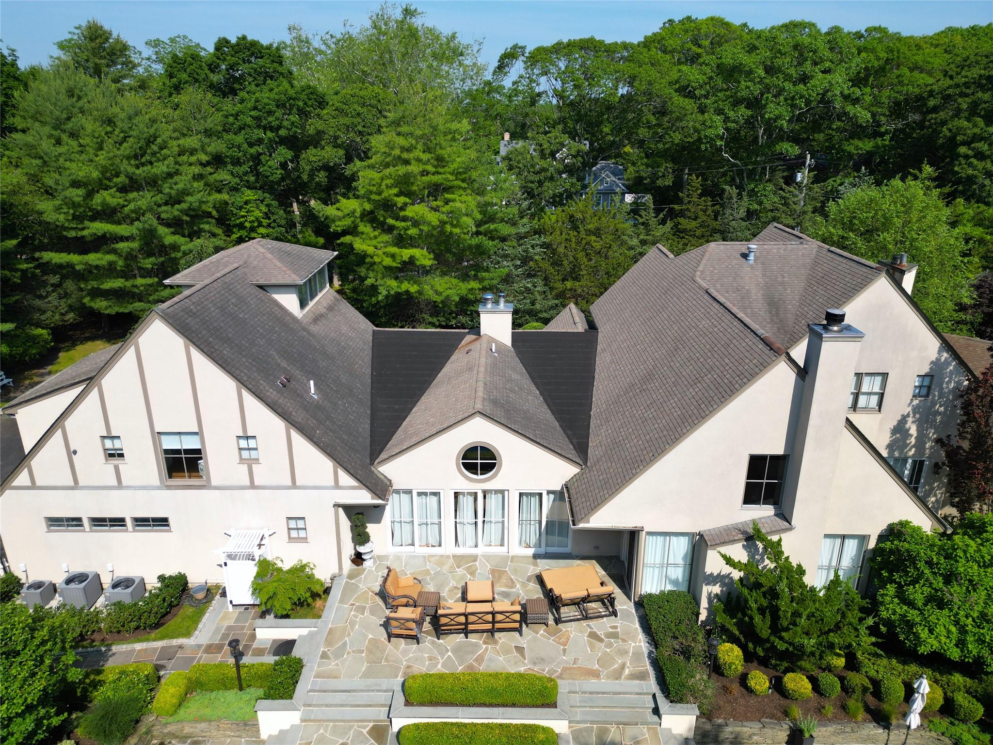 10 Cedar Lane, Remsenburg, NY 11960