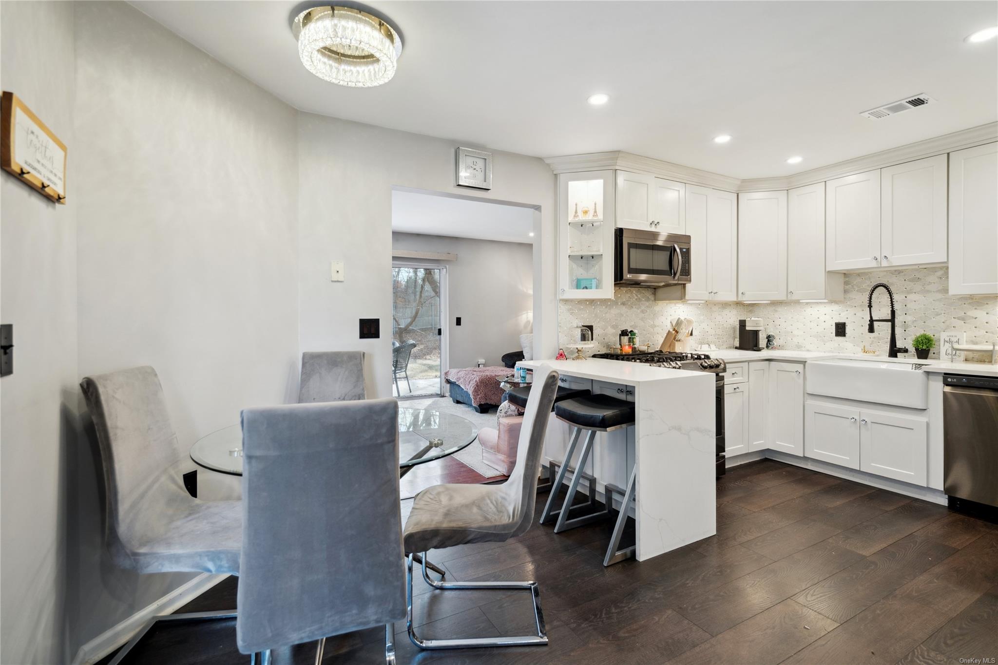 304 Peconic # 304, Melville, NY 11747