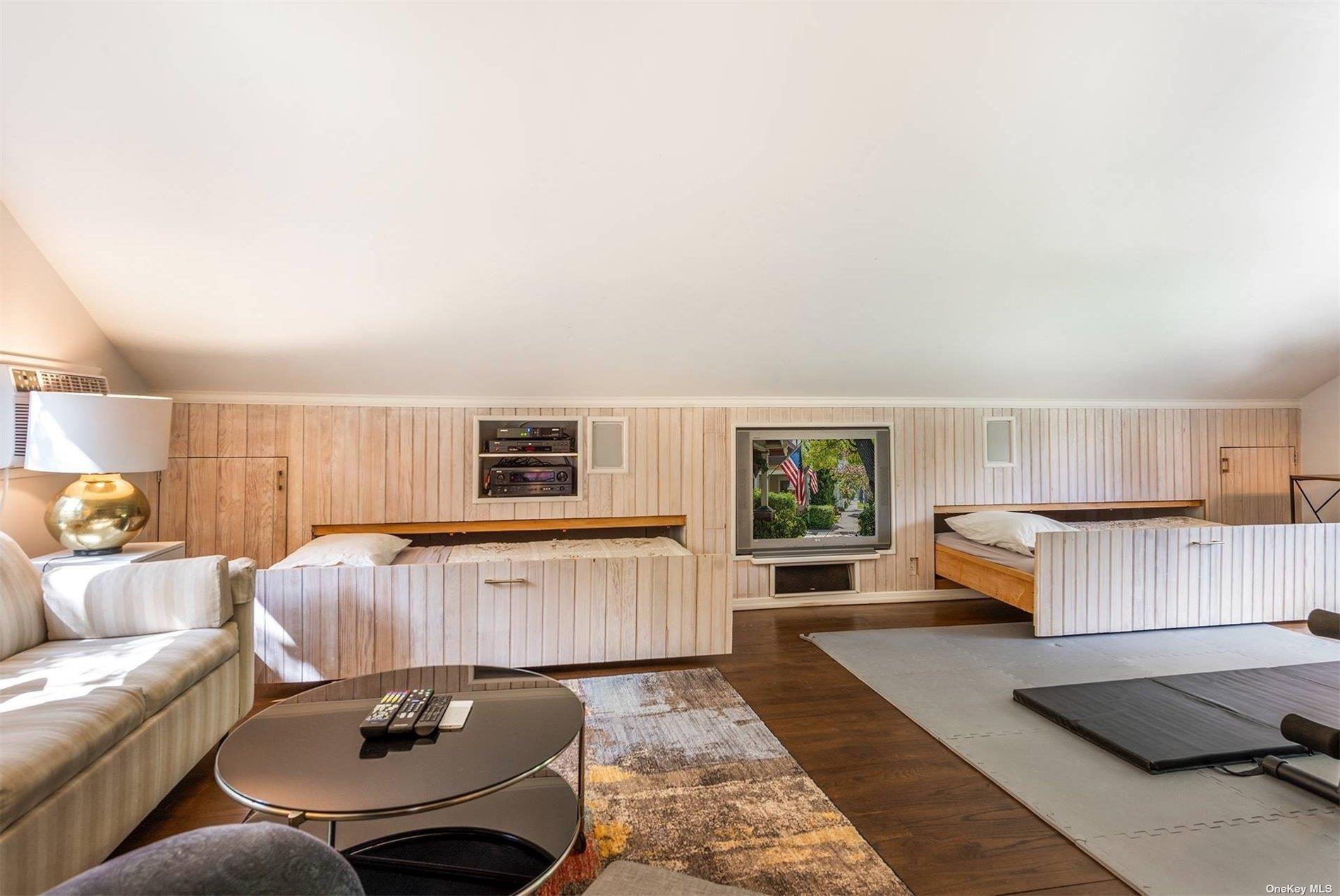 643 Stephen Hands Path, East Hampton, NY 11937