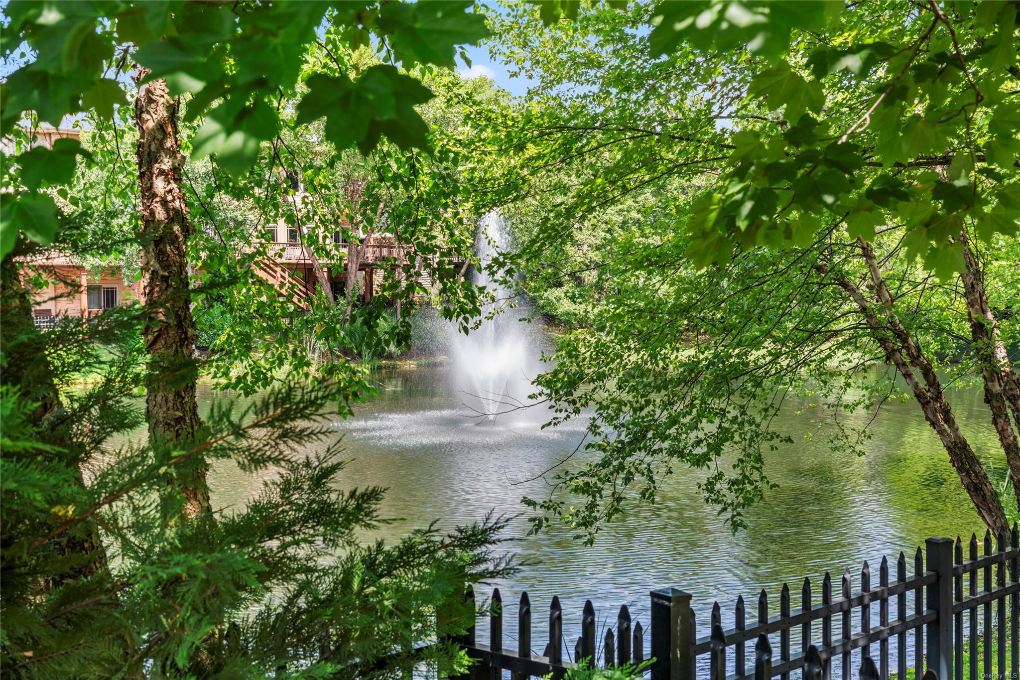 8 Holiday Pond Road, Jericho, NY 11753