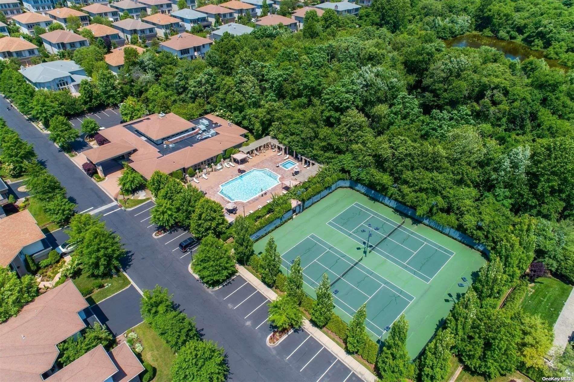 8 Holiday Pond Road, Jericho, NY 11753