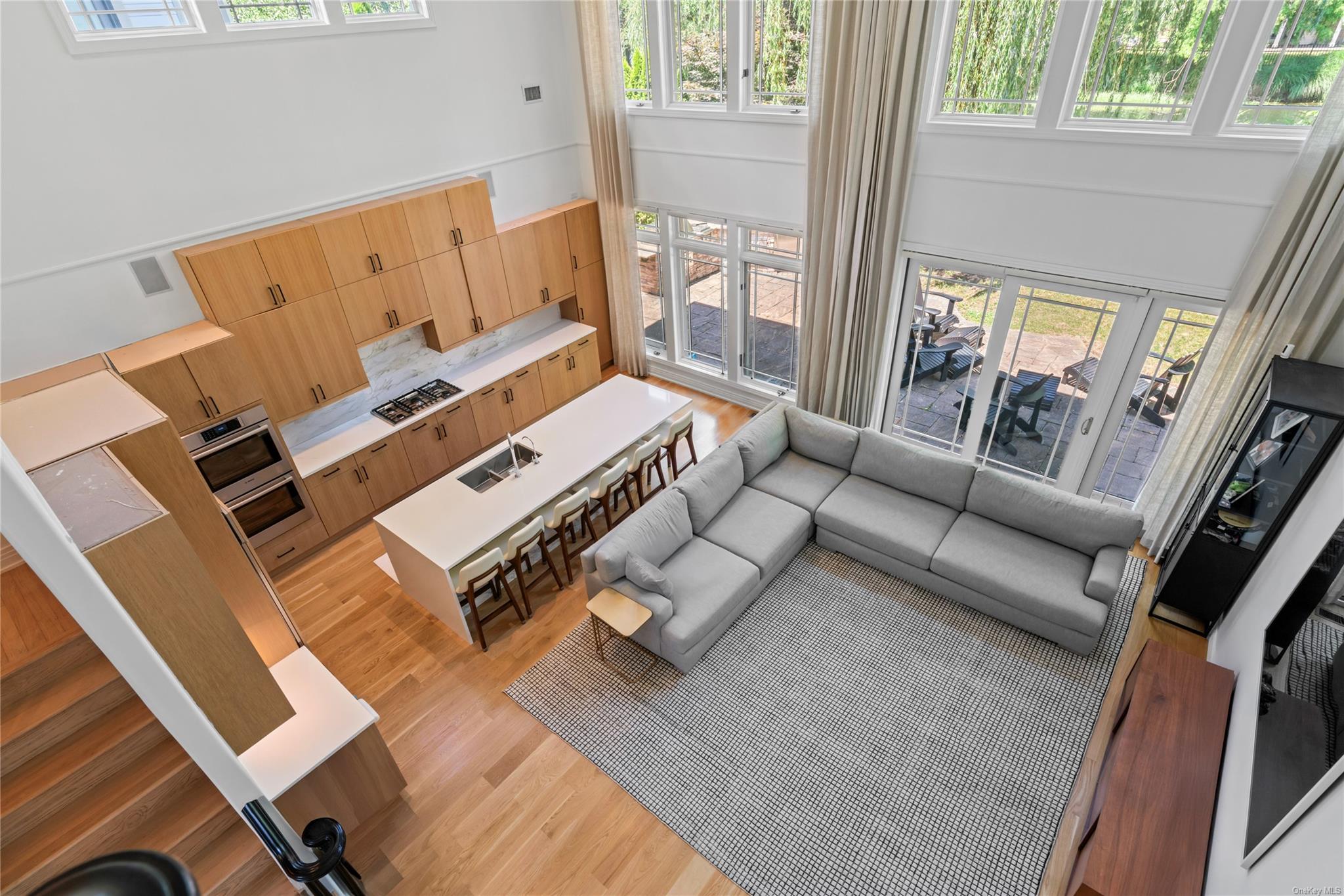 8 Holiday Pond Road, Jericho, NY 11753