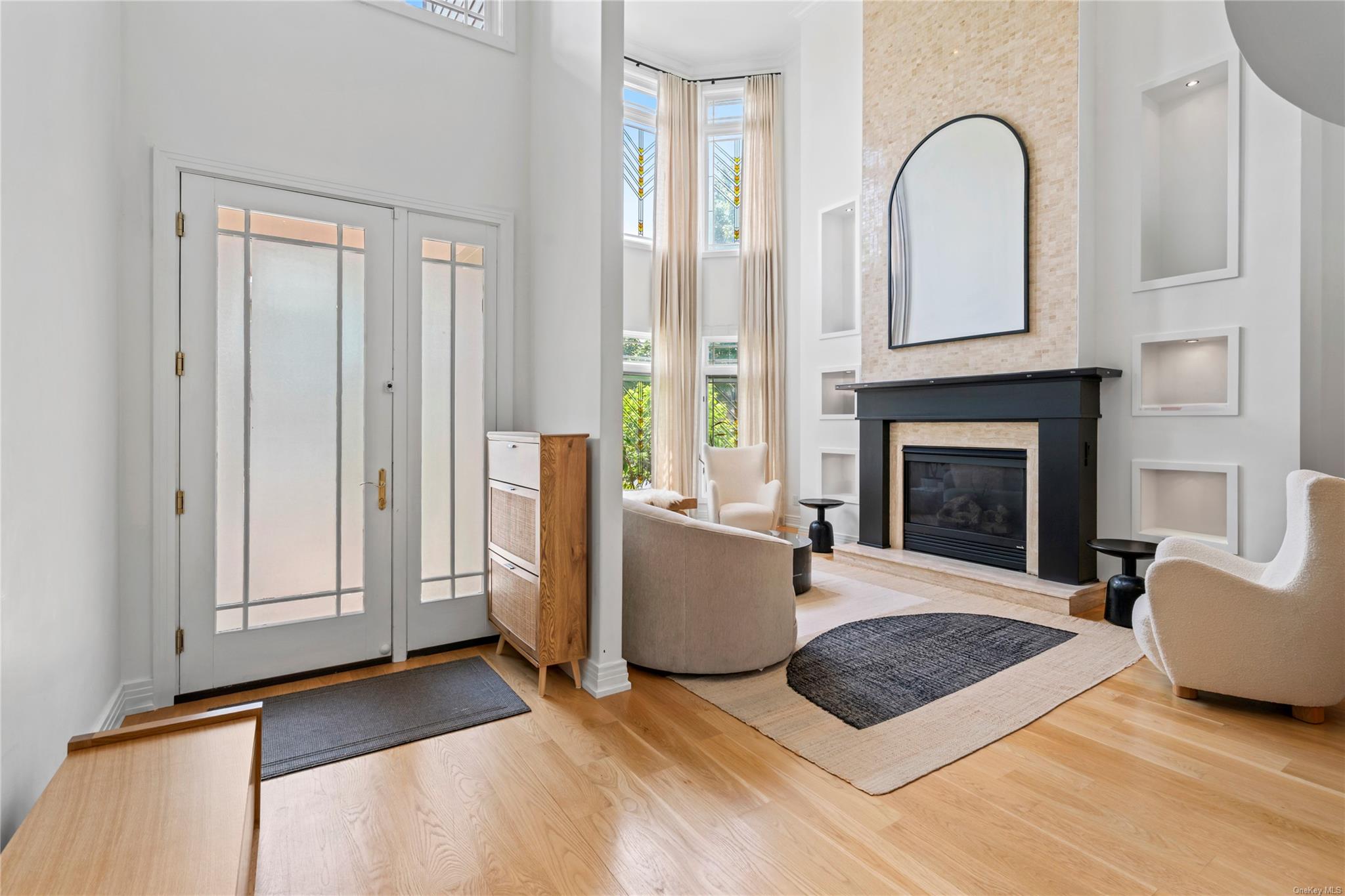 8 Holiday Pond Road, Jericho, NY 11753