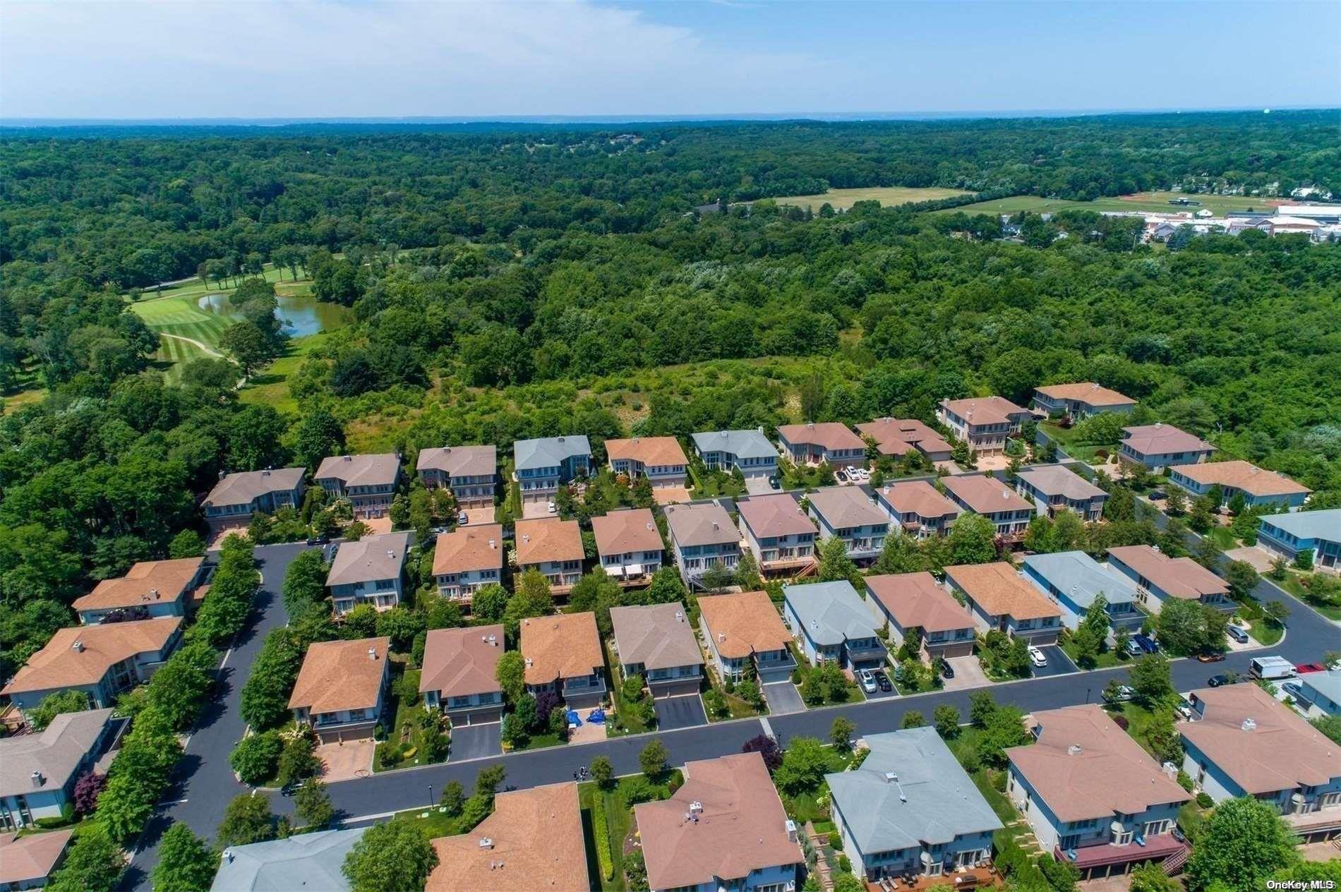 8 Holiday Pond Road, Jericho, NY 11753