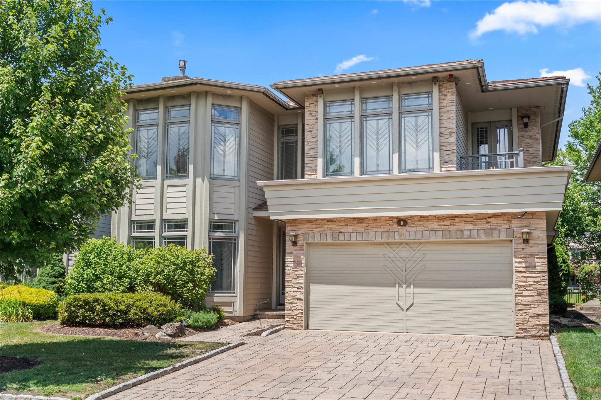 8 Holiday Pond Road, Jericho, NY 11753