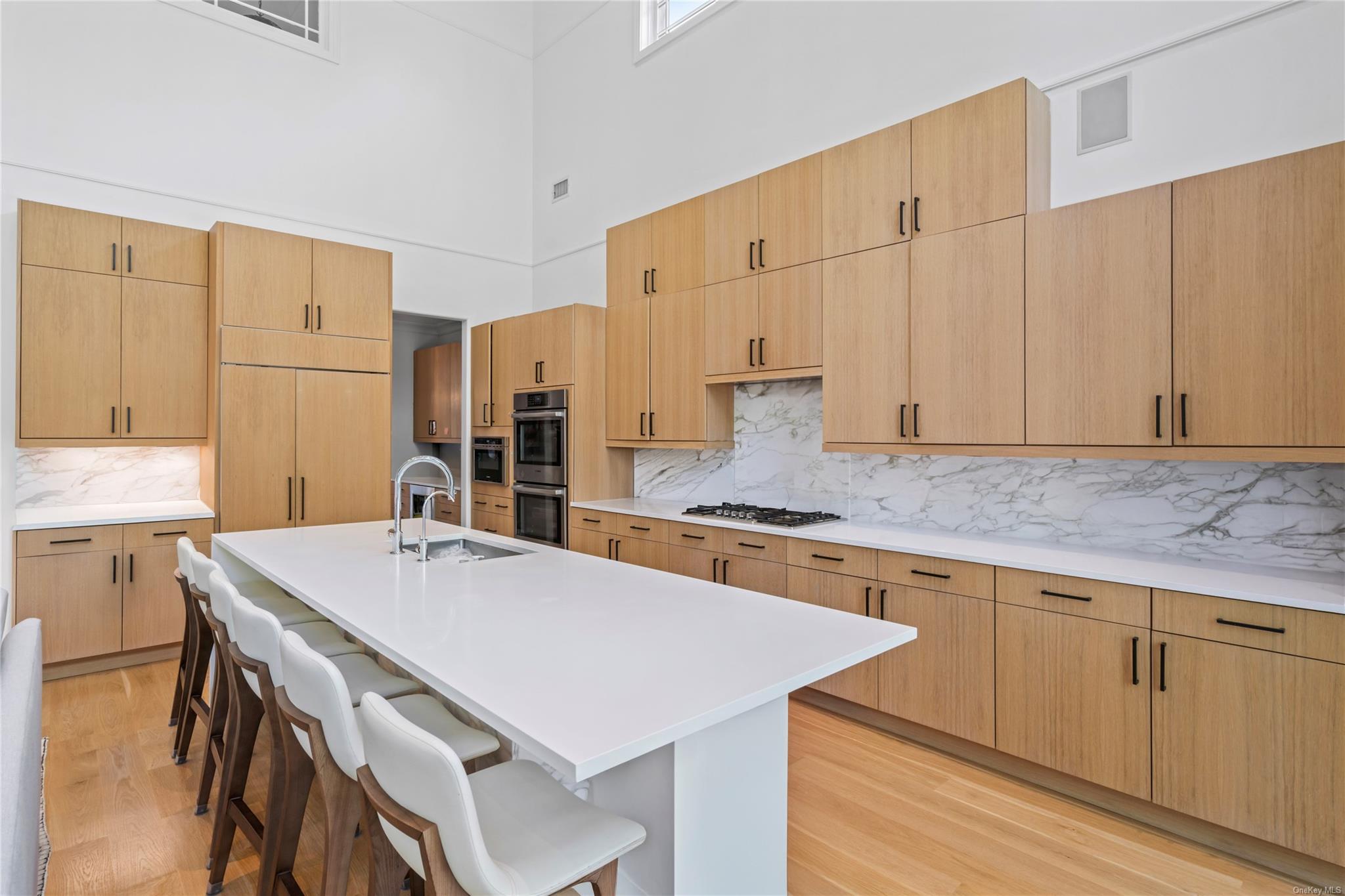 8 Holiday Pond Road, Jericho, NY 11753