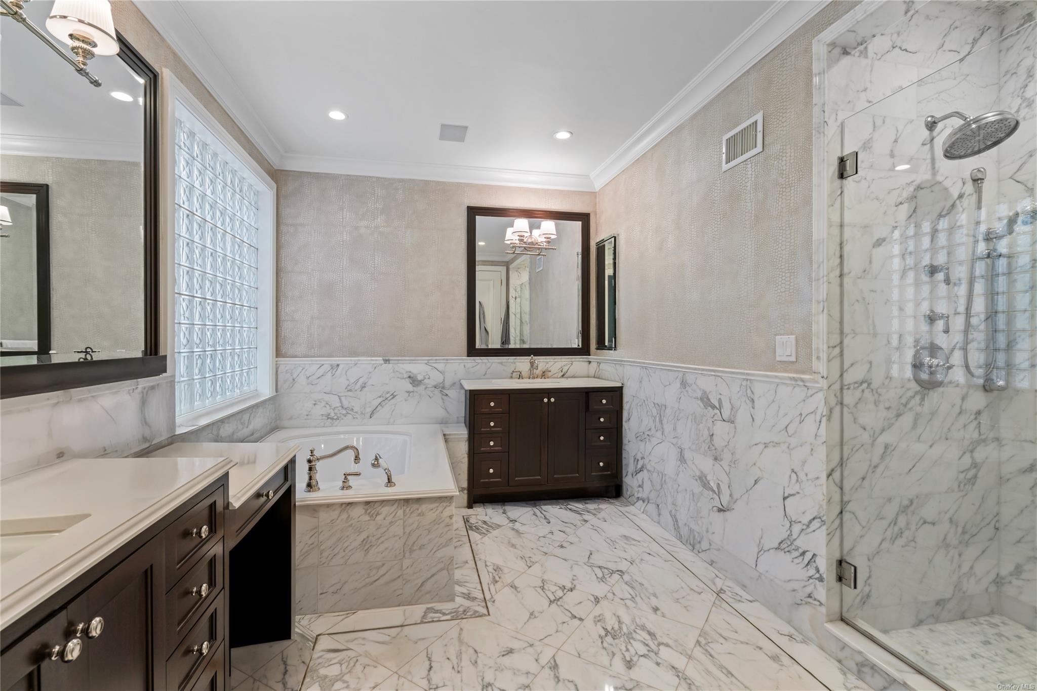 8 Holiday Pond Road, Jericho, NY 11753