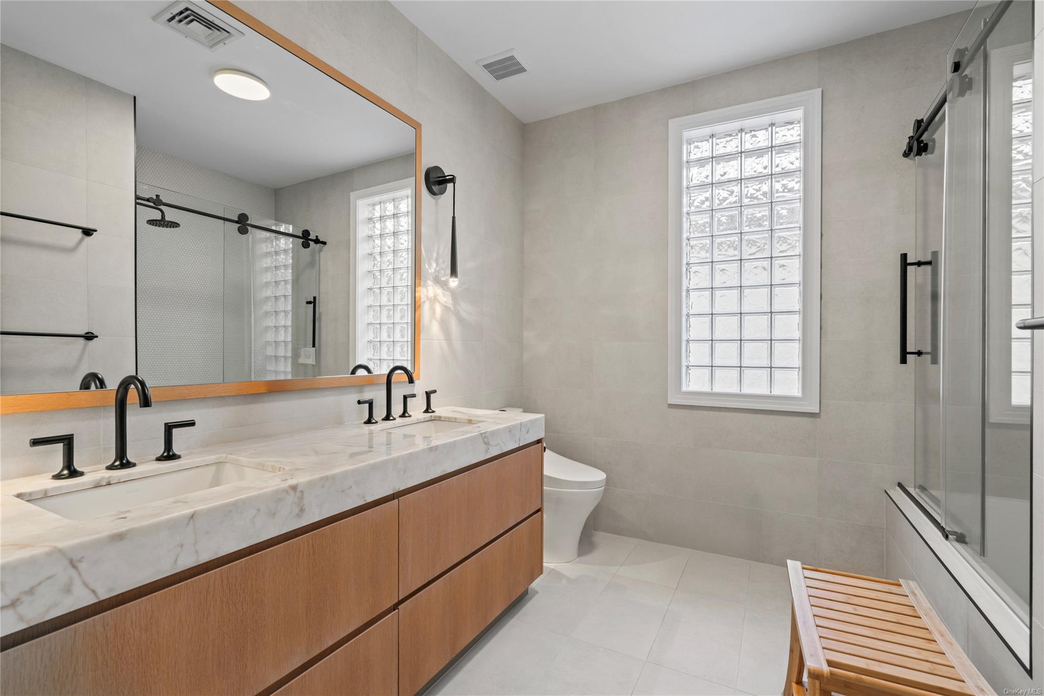 8 Holiday Pond Road, Jericho, NY 11753