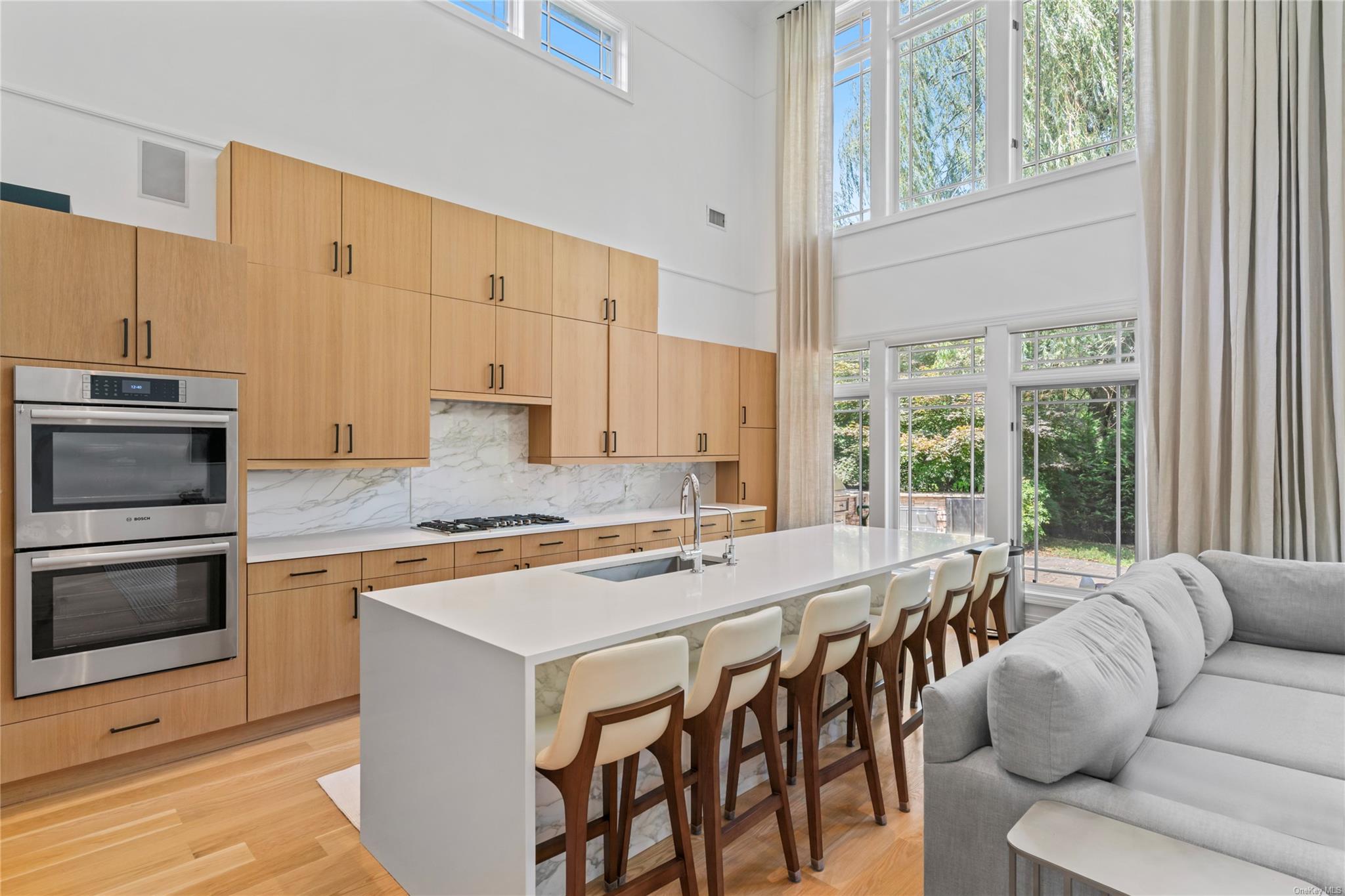 8 Holiday Pond Road, Jericho, NY 11753