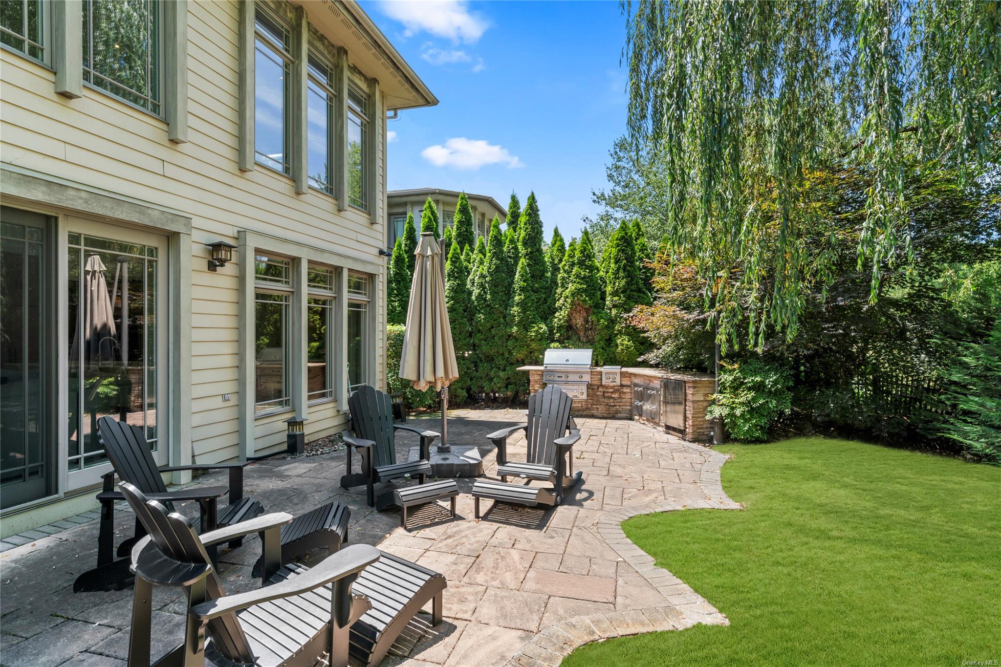 8 Holiday Pond Road, Jericho, NY 11753