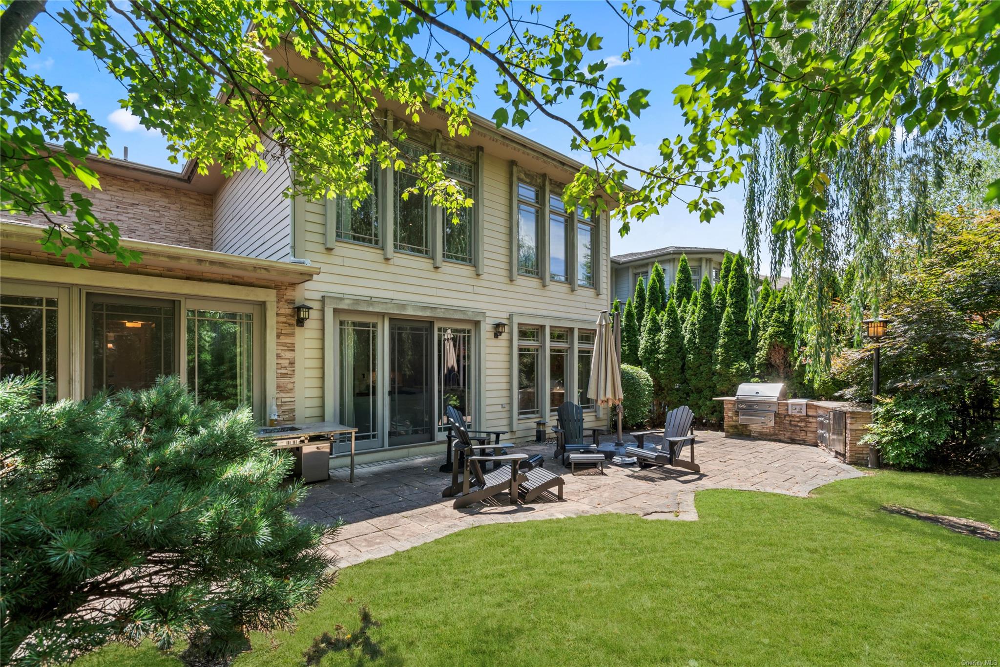 8 Holiday Pond Road, Jericho, NY 11753